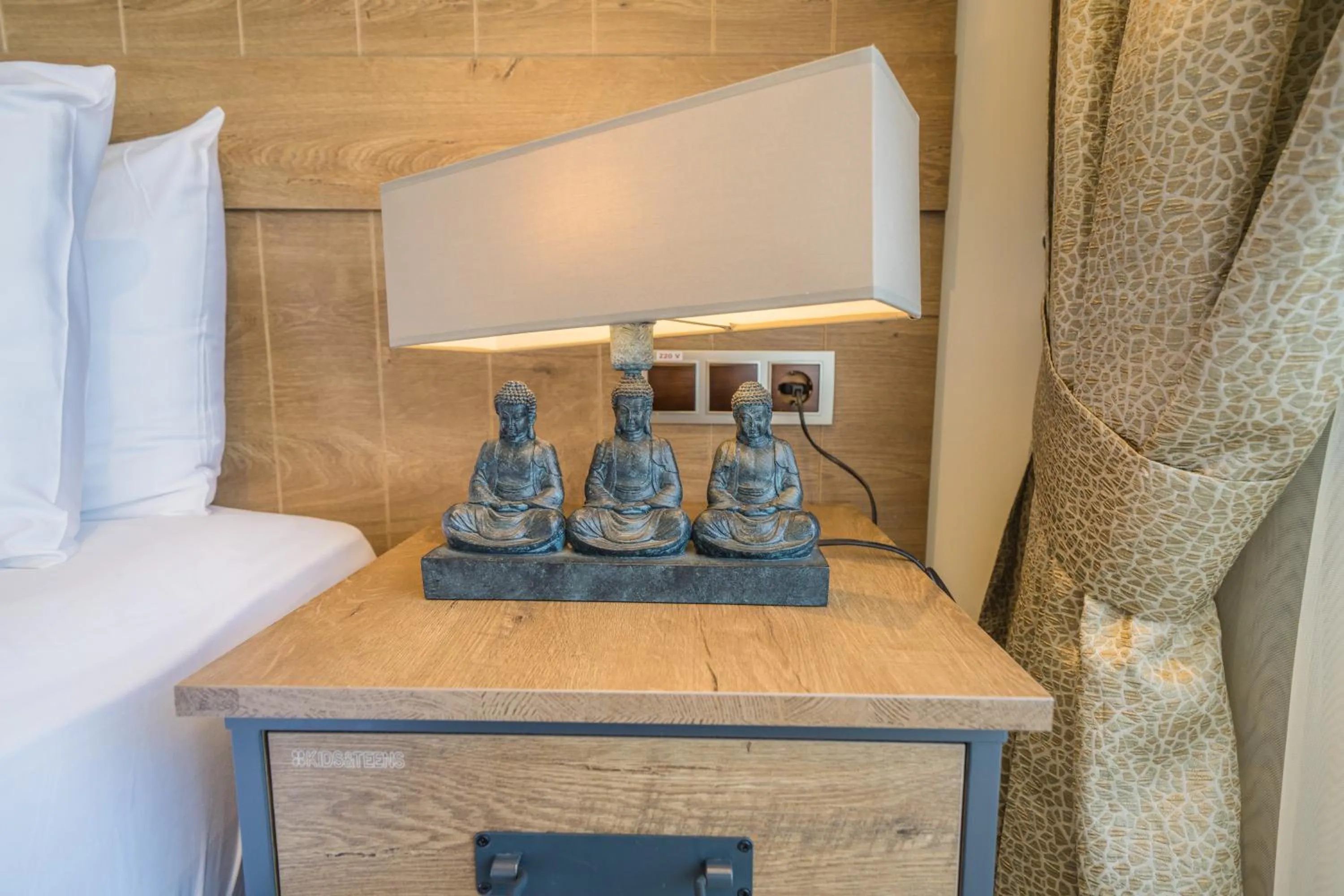 Photo of the whole room in Aurasia Beach Hotel