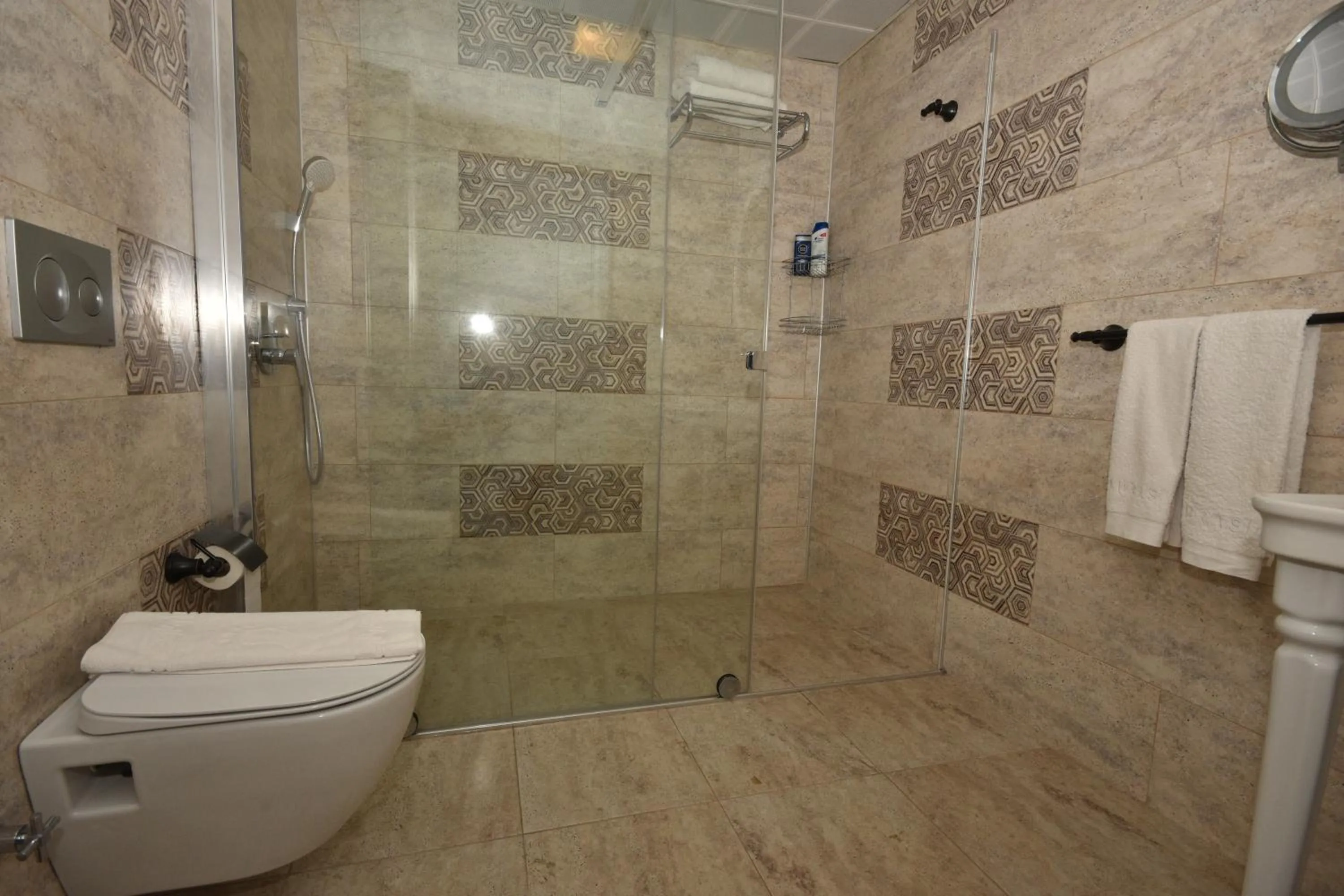 Shower in Aurasia Beach Hotel