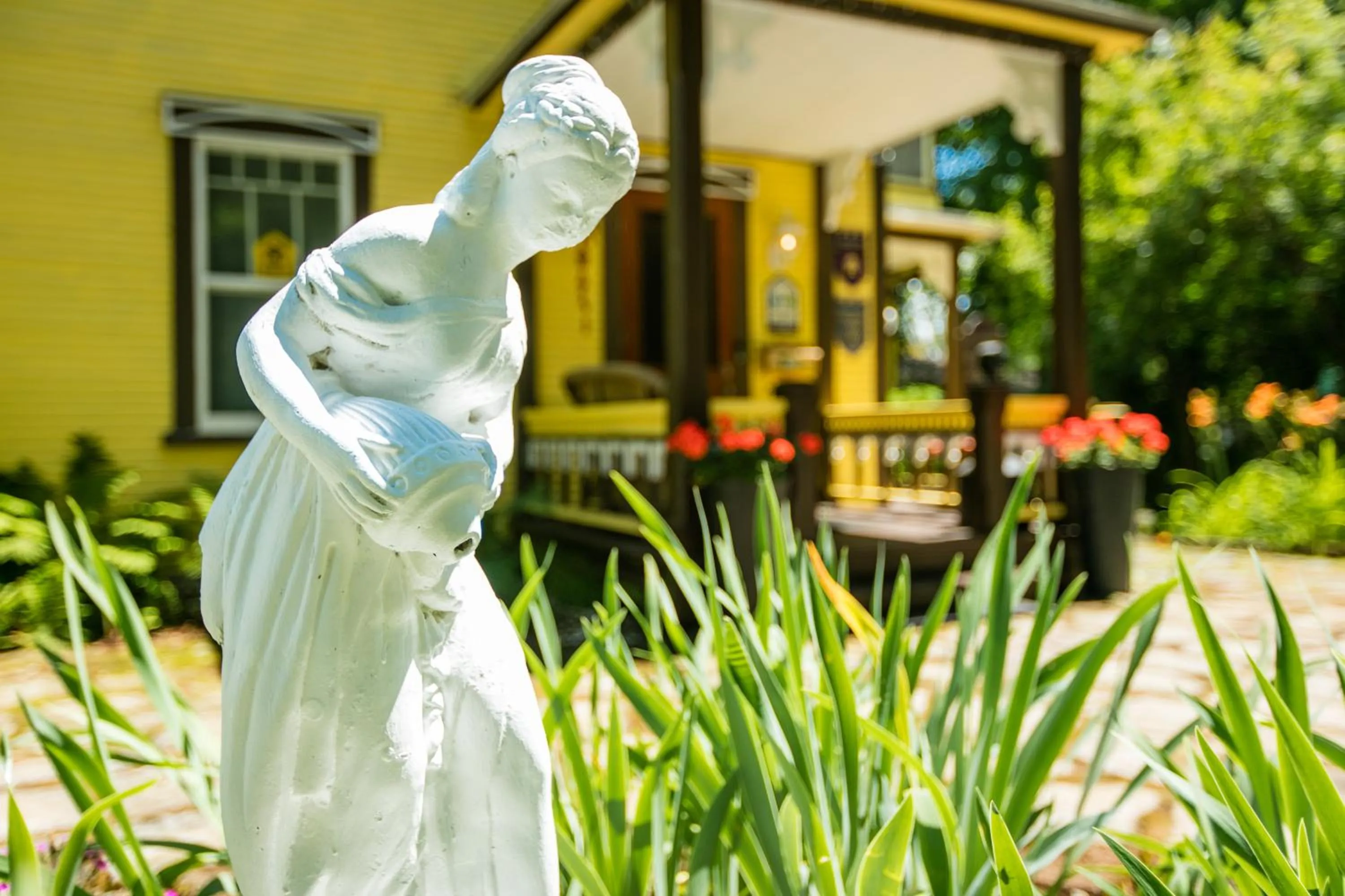 Property building in Les Matins de Victoria