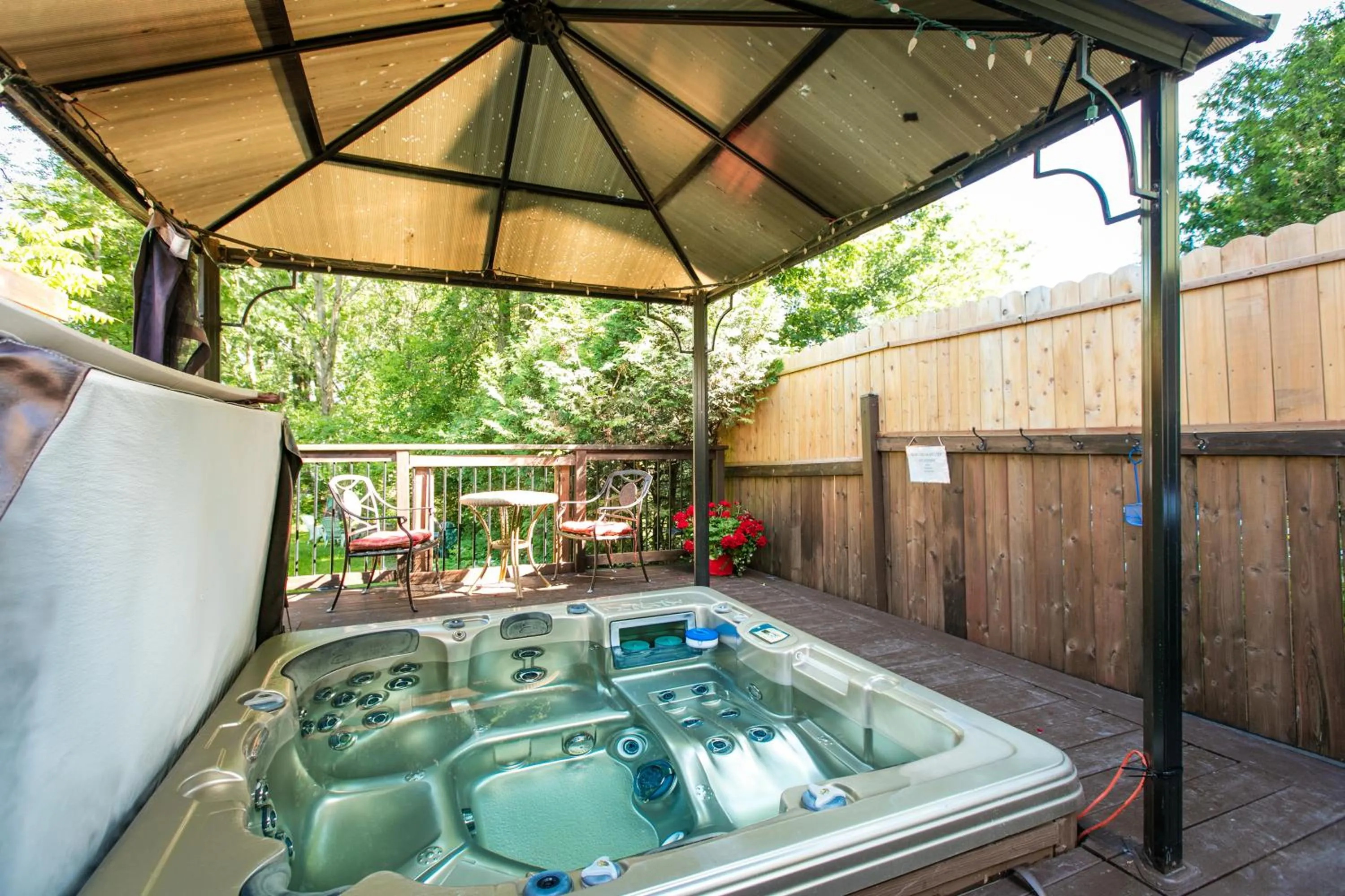 Patio in Les Matins de Victoria