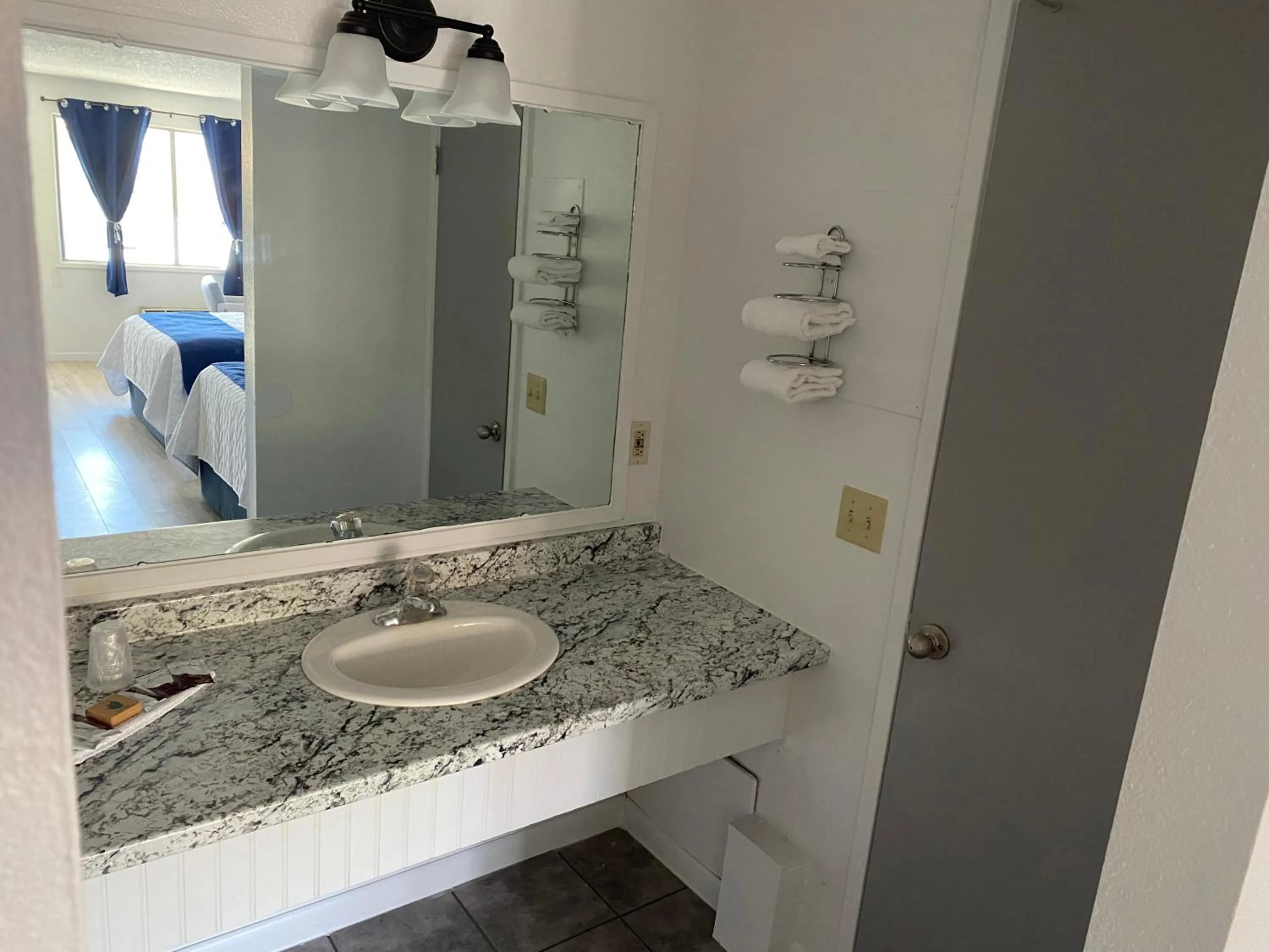 Bathroom in Thunderbird Motel