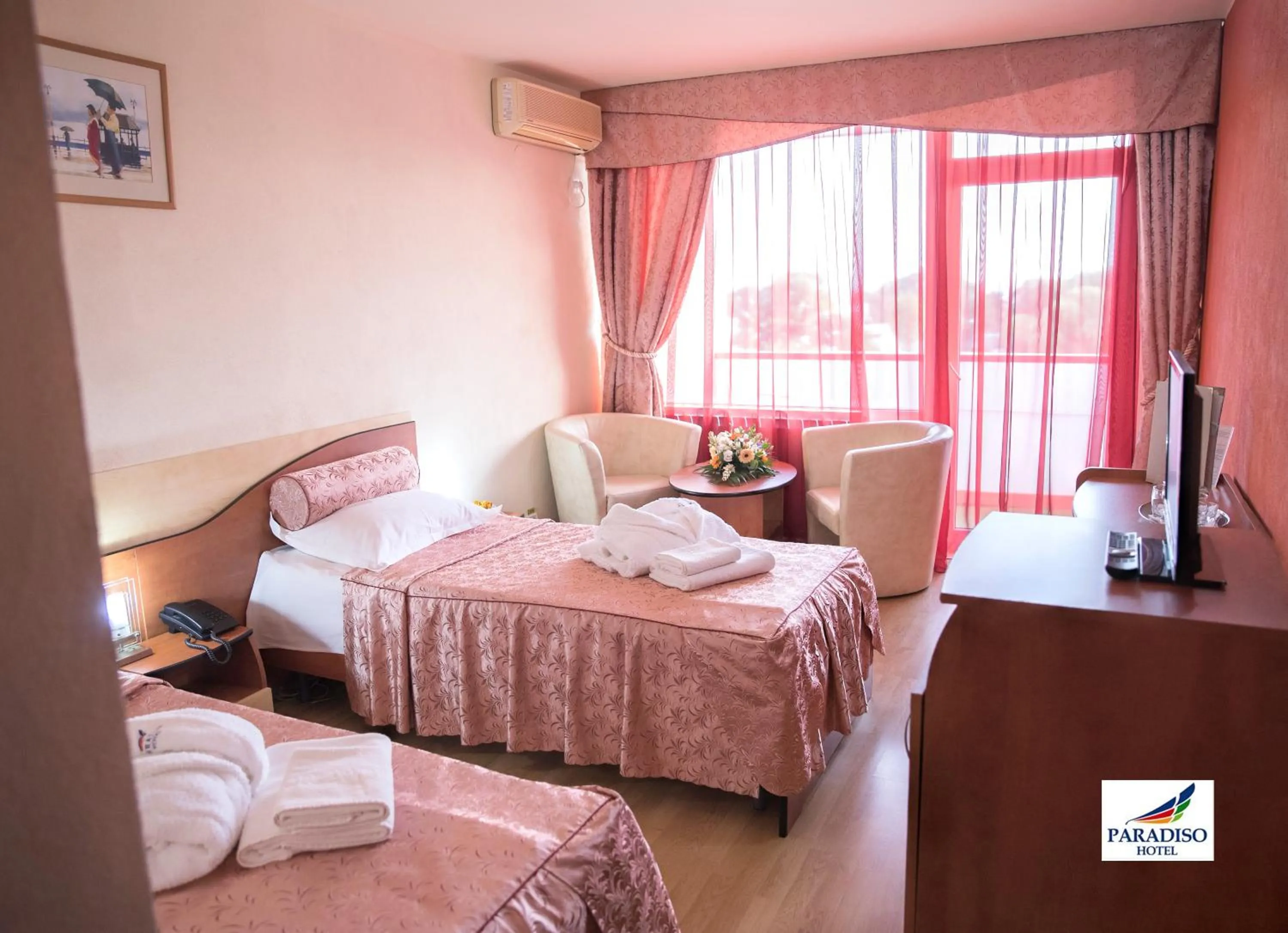 Photo of the whole room in Hotel Paradiso