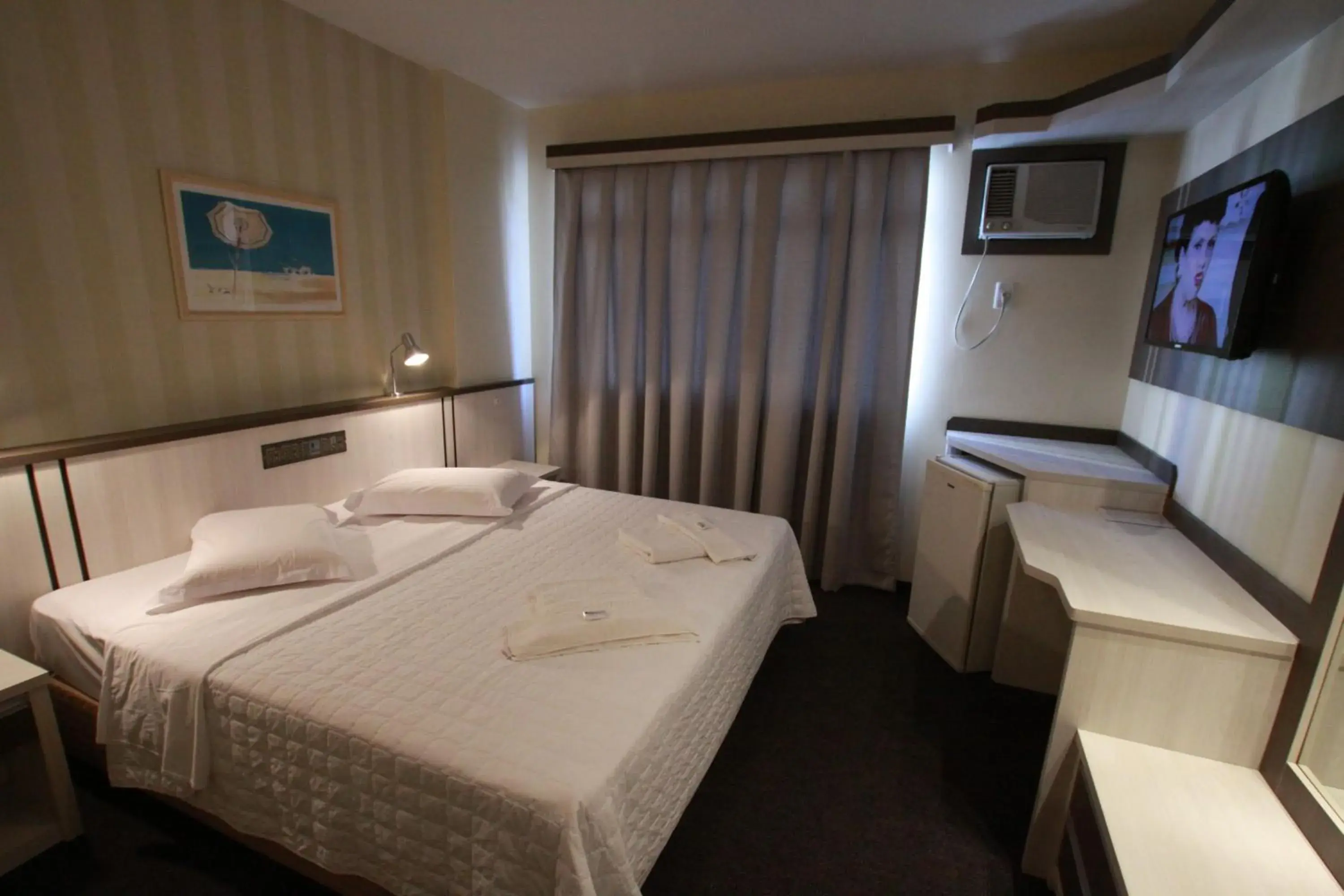 Bedroom, Bed in Hotel Blumenau - Balneário Camboriú Bedroom, Bed in Hotel Blumenau - Balneário Camboriú