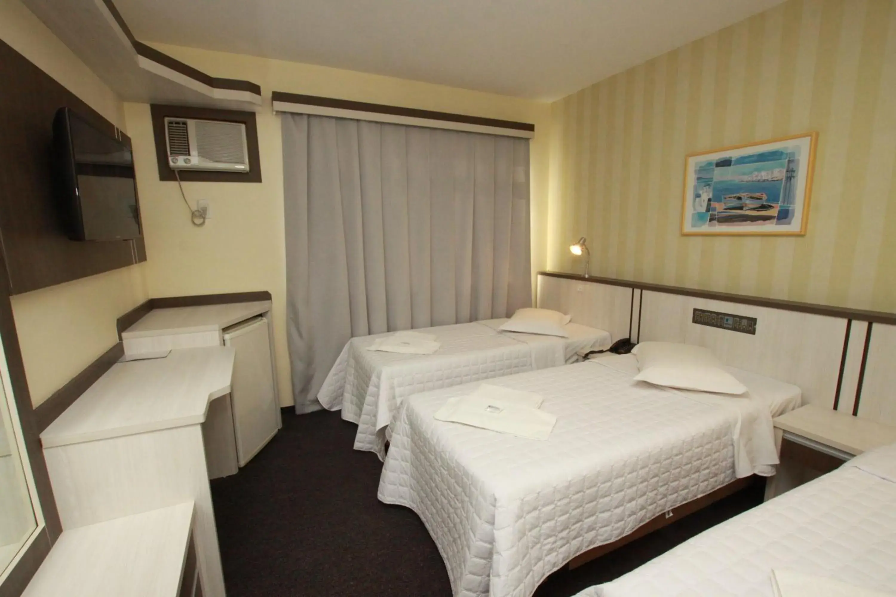 Bedroom, Bed in Hotel Blumenau - Balneário Camboriú Bedroom, Bed in Hotel Blumenau - Balneário Camboriú