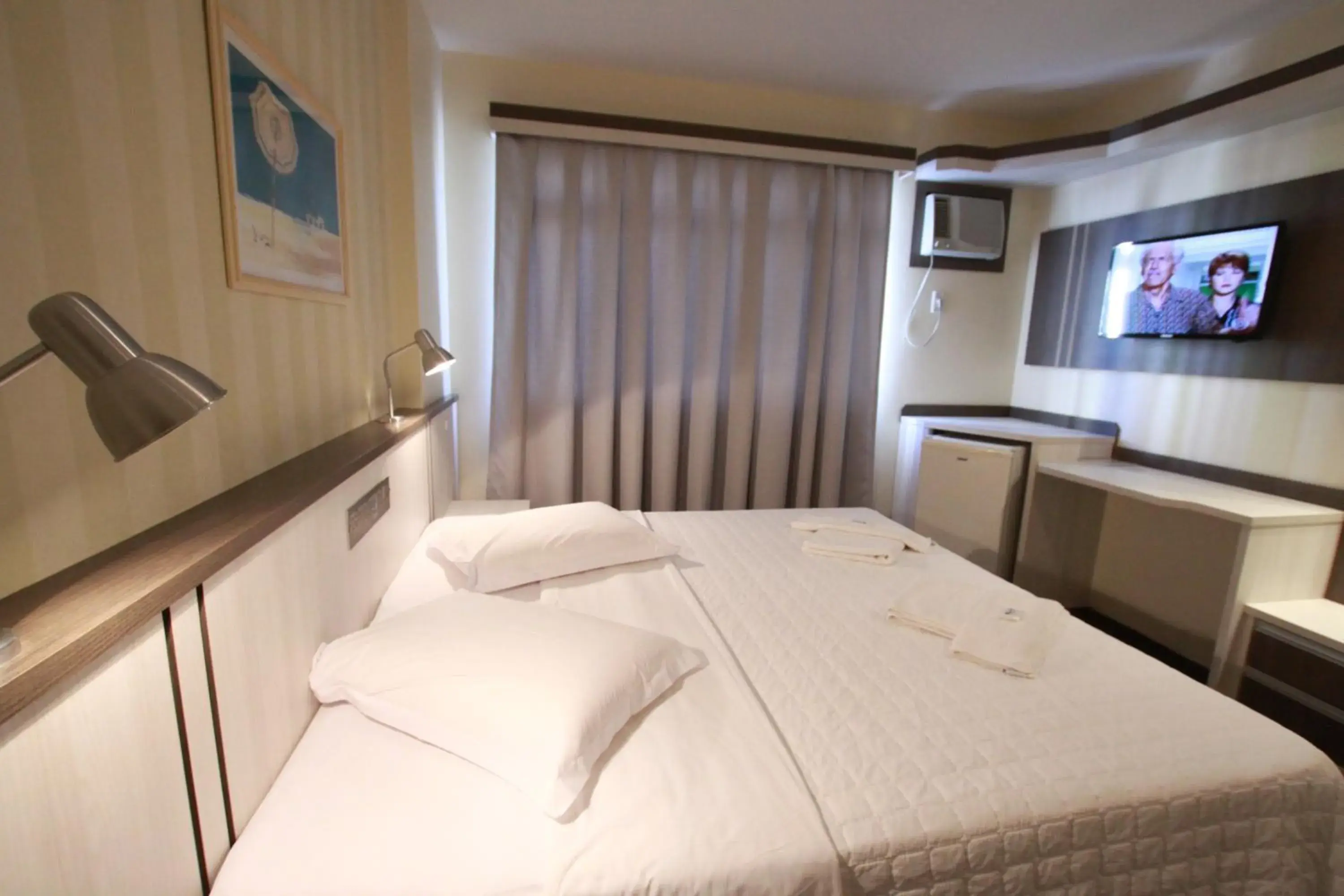 Bedroom, Bed in Hotel Blumenau - Balneário Camboriú Bedroom, Bed in Hotel Blumenau - Balneário Camboriú