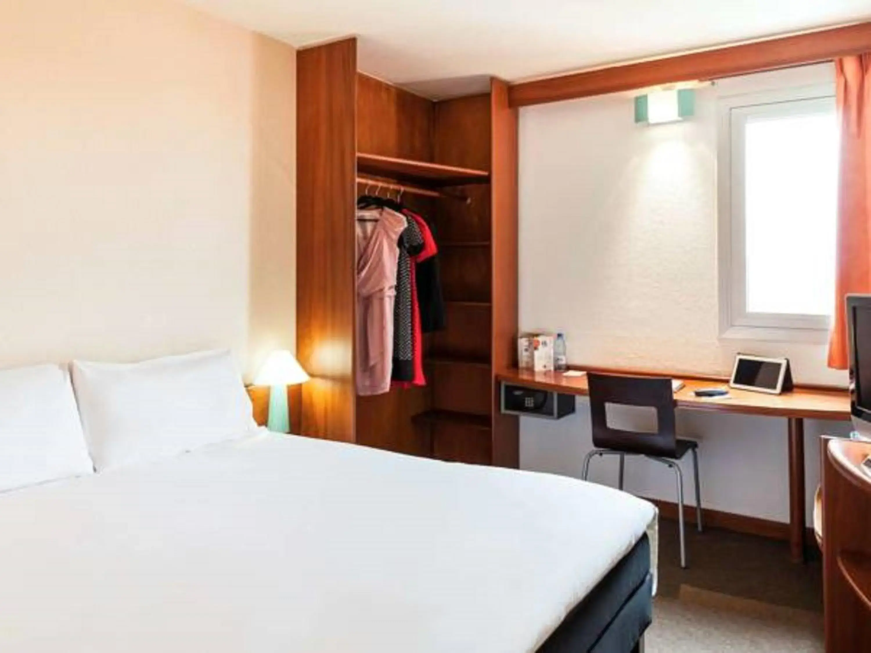 Decorative detail, Bed in ibis Douala Decorative detail, Bed in ibis Douala