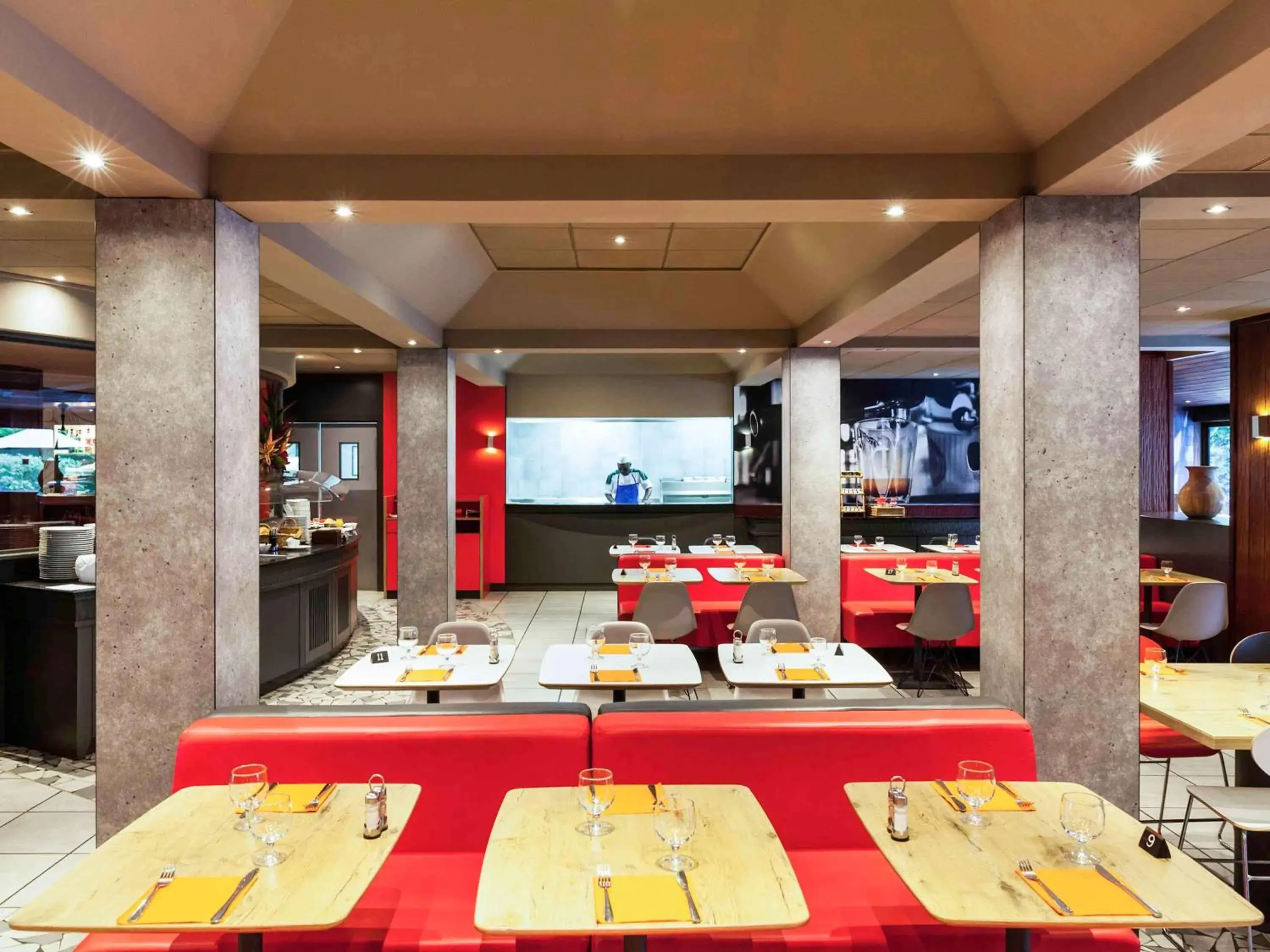 Restaurant/places to eat in ibis Douala Restaurant/places to eat in ibis Douala