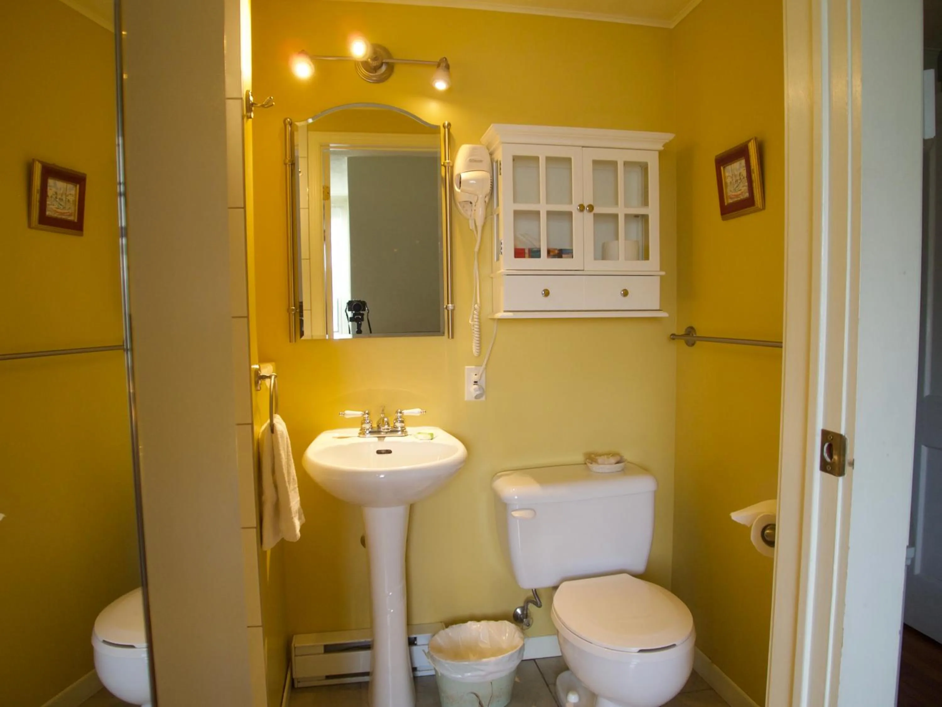 Au Manoir de la rue Merry