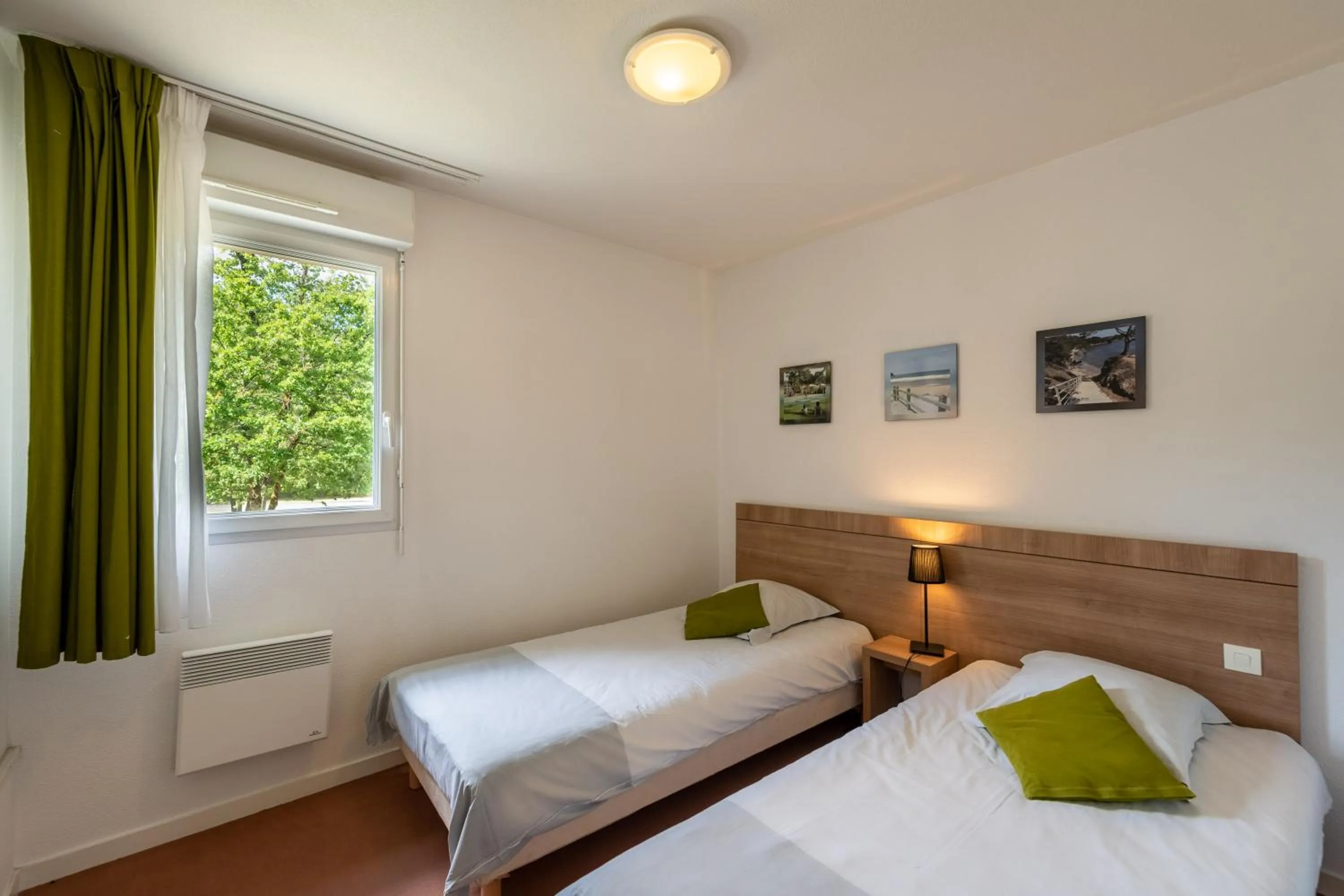 Bed in Terres de France - Le Domaine Du Golf