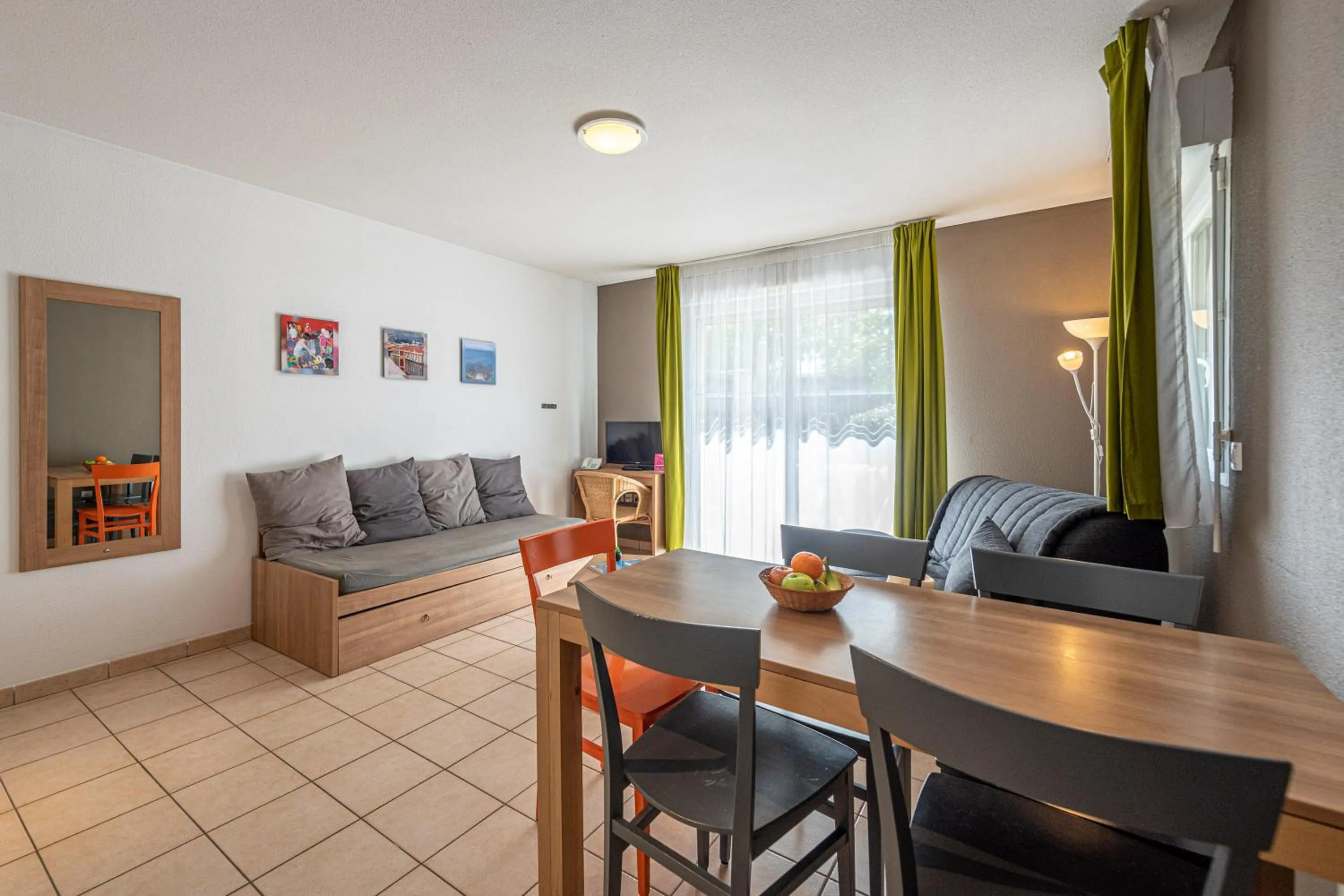 Photo of the whole room in Terres de France - Le Domaine Du Golf