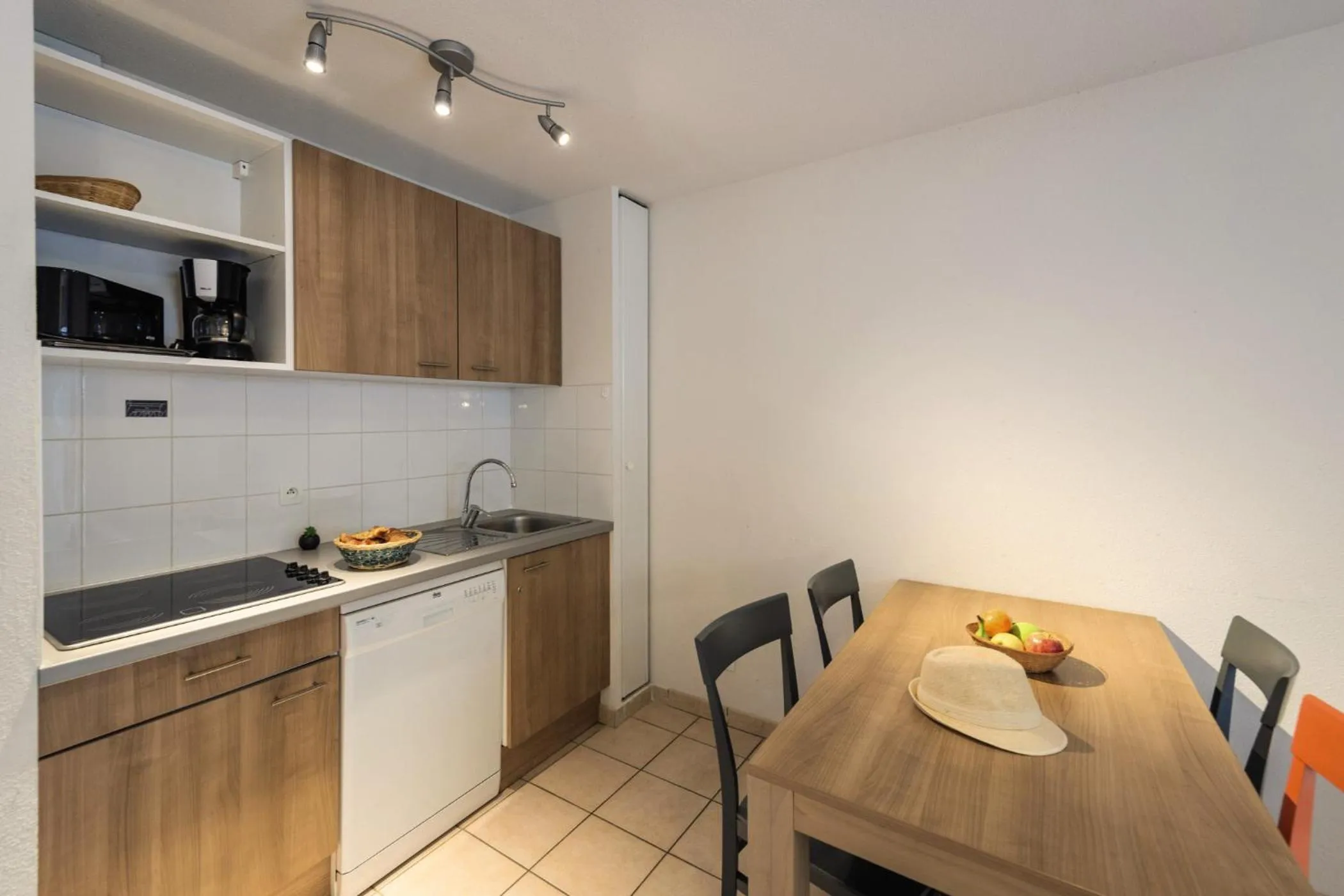 Kitchen or kitchenette in Terres de France - Le Domaine Du Golf