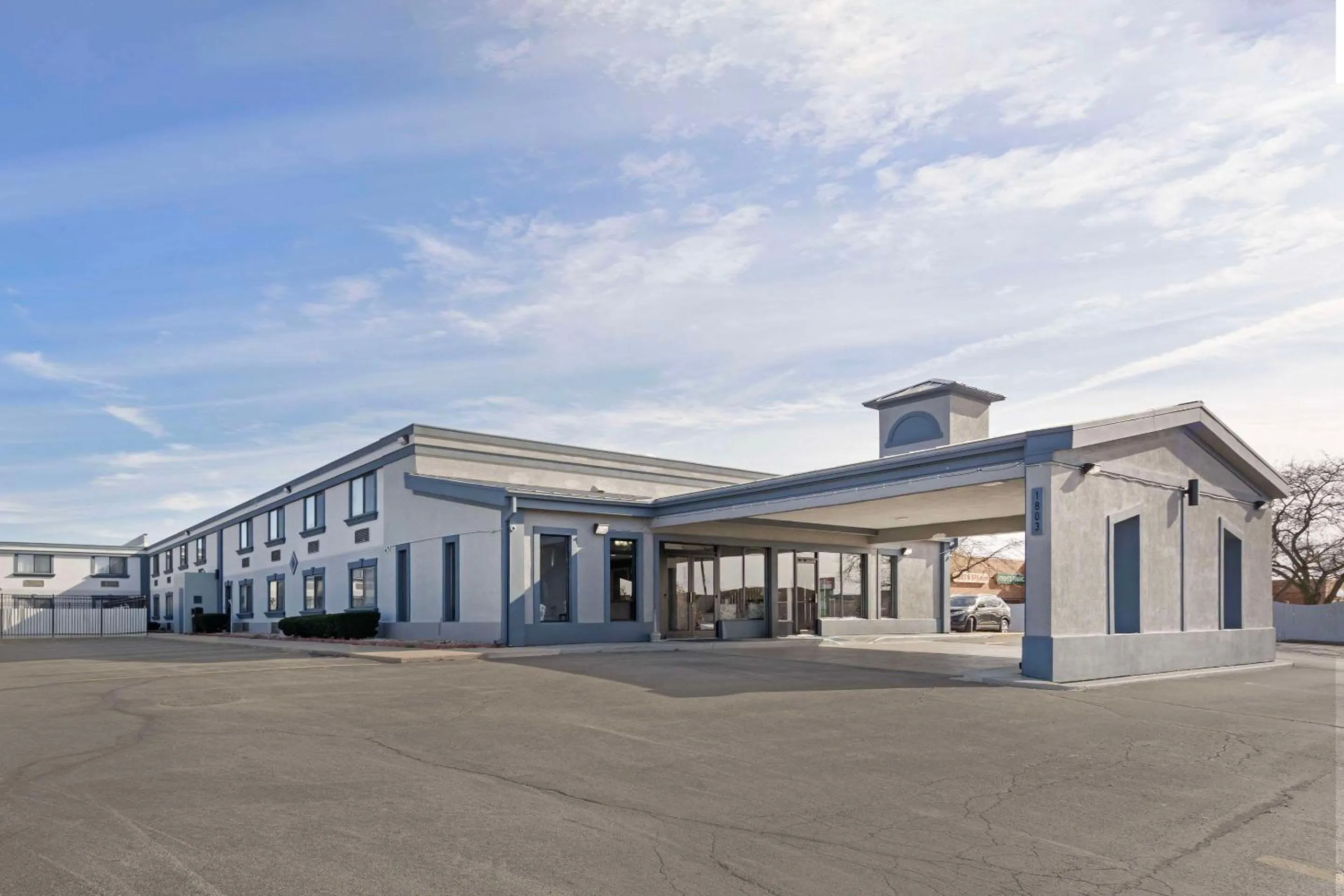 Property building in Quality Inn &amp; Suites Bloomington University Area
