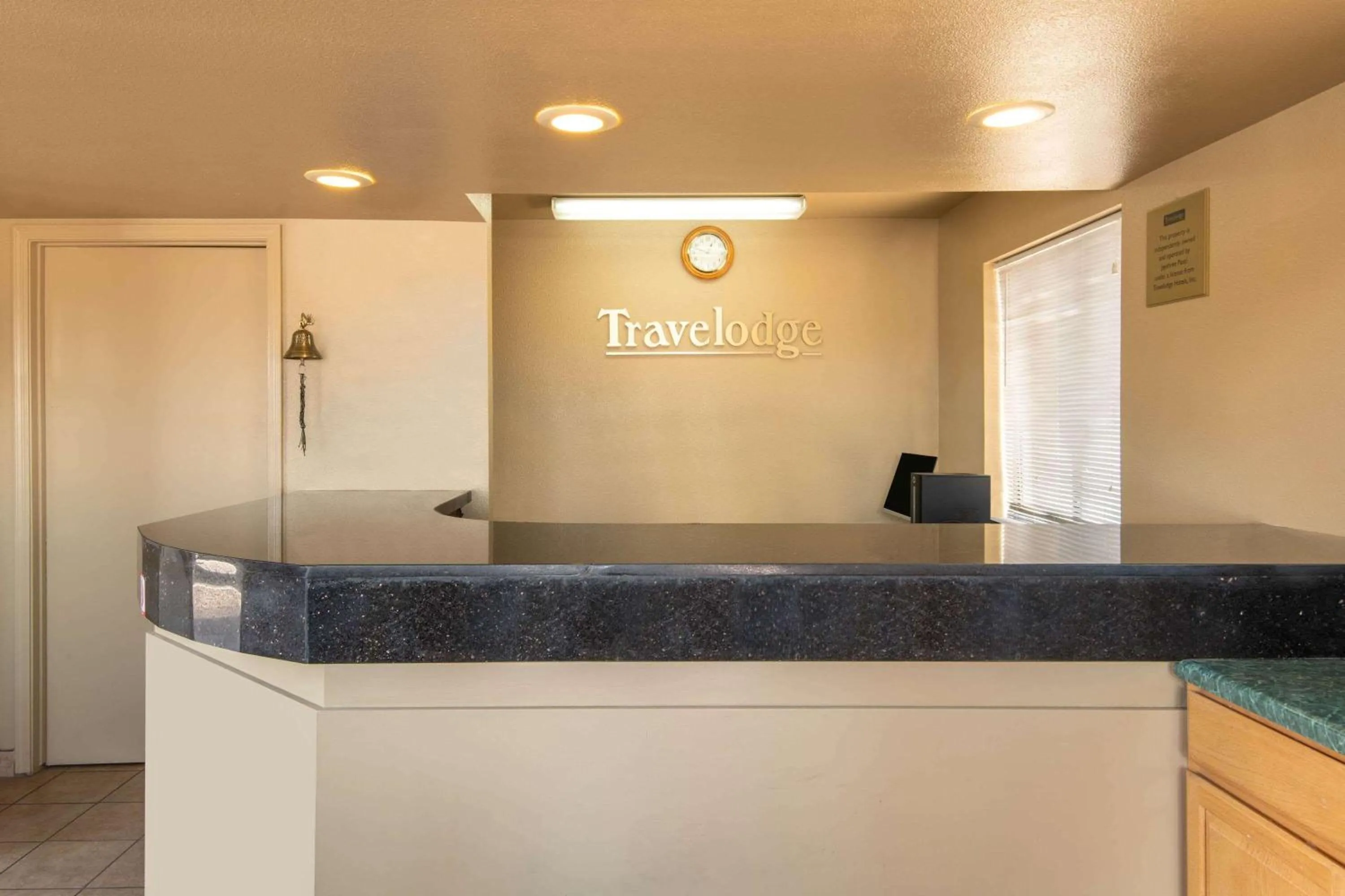 Lobby or reception in Travelodge by Wyndham Kingman