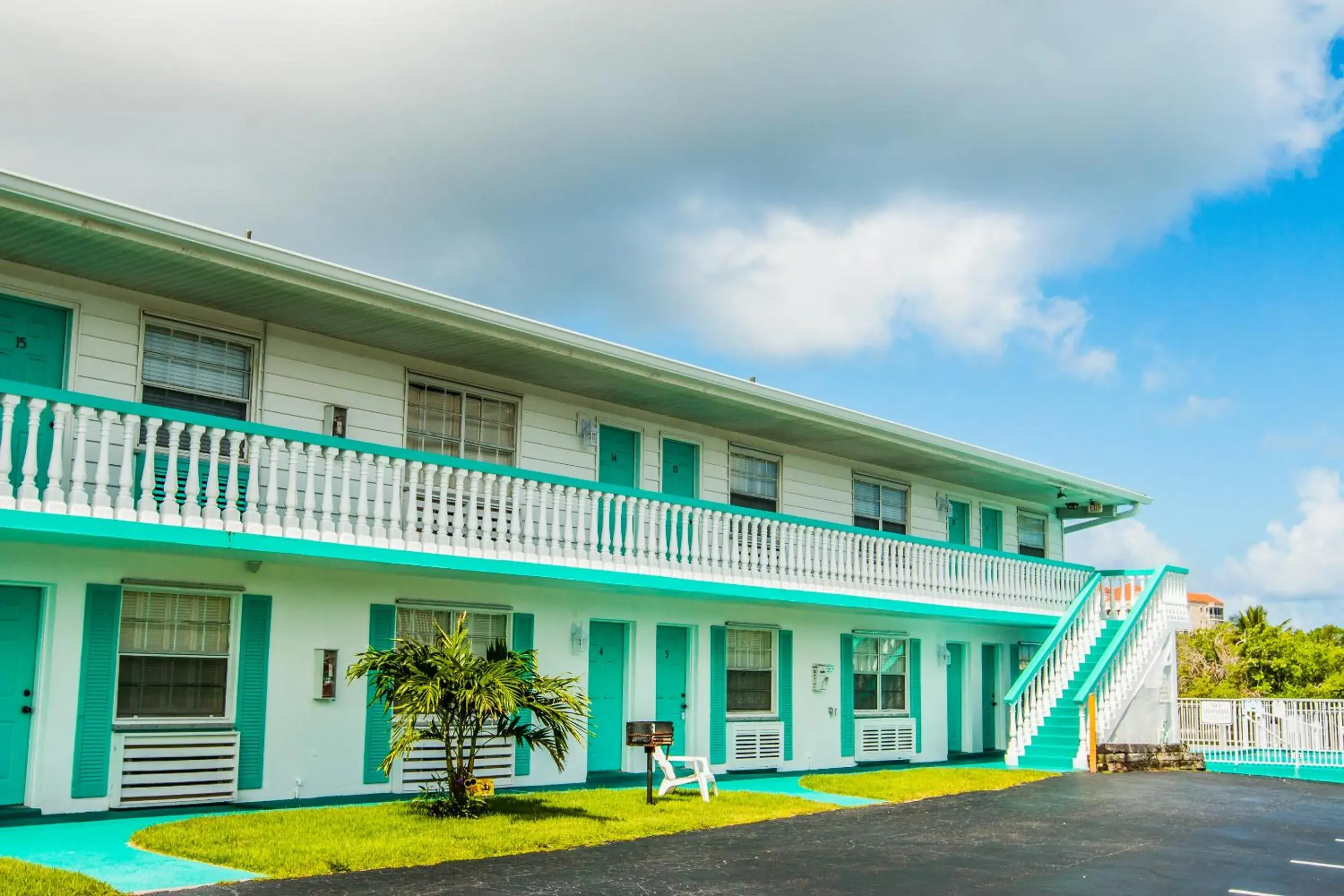 Facade/entrance in The BoatHouse Facade/entrance in The BoatHouse