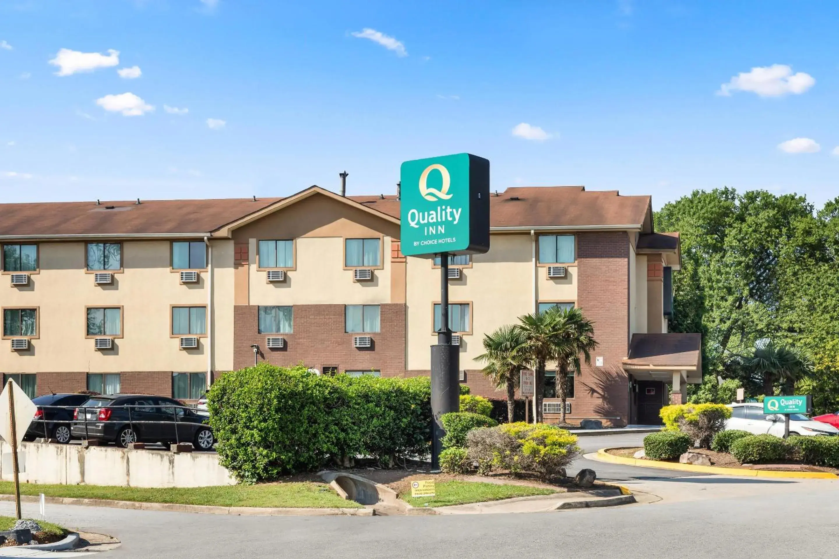 Property building in Quality Inn Atlanta Airport-Central Property building in Quality Inn Atlanta Airport-Central