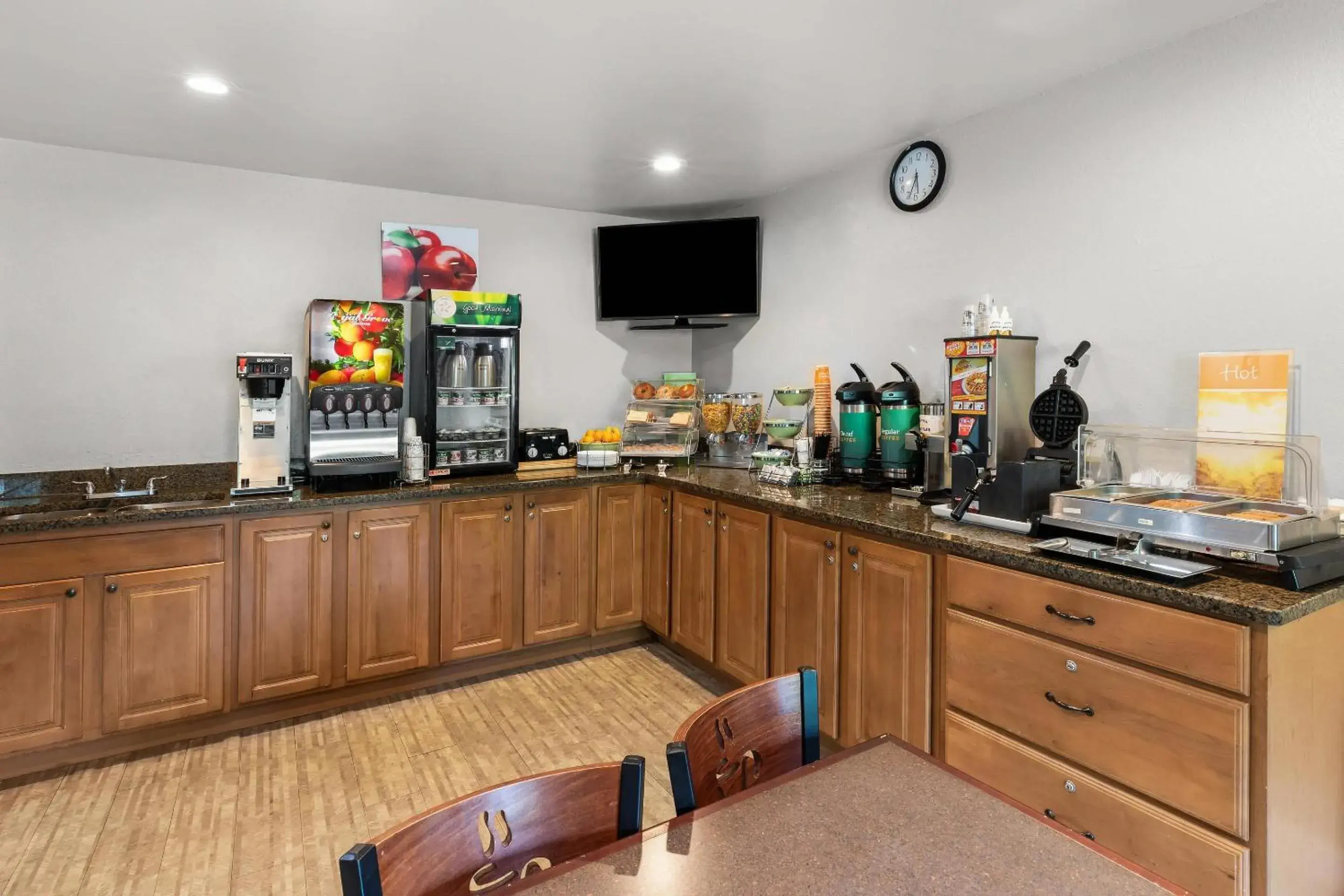 Breakfast in Quality Inn Atlanta Airport-Central Breakfast in Quality Inn Atlanta Airport-Central