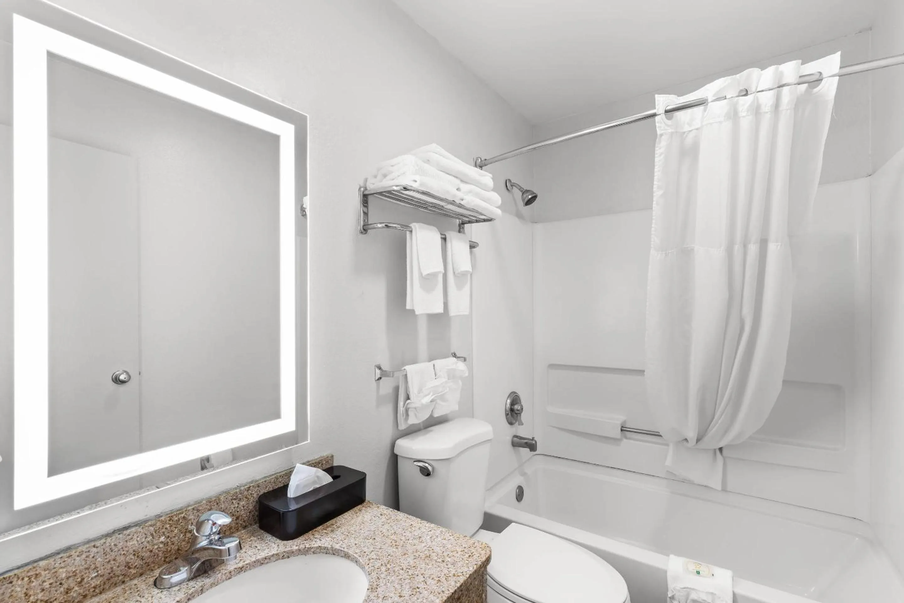 Bedroom in Quality Inn Atlanta Airport-Central