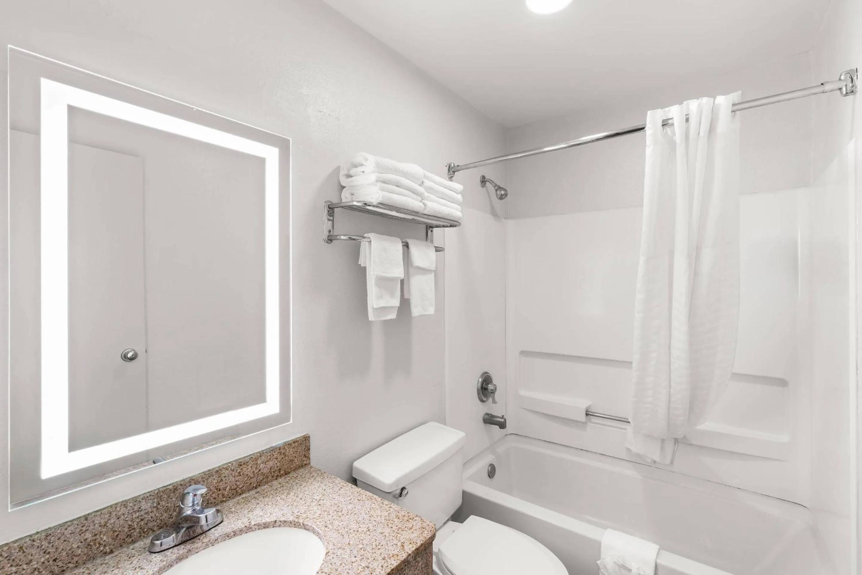 Bedroom in Quality Inn Atlanta Airport-Central