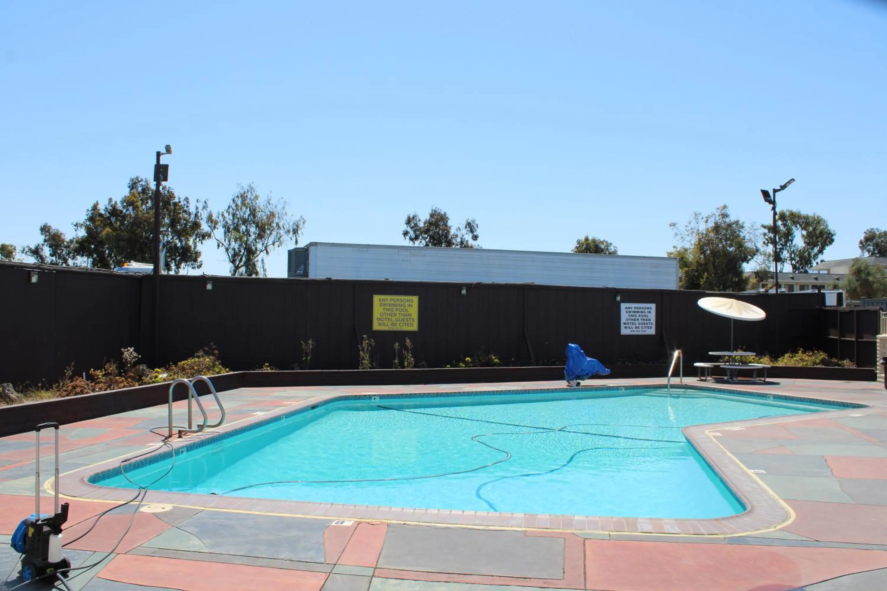 Pool view in Inns of California Salinas