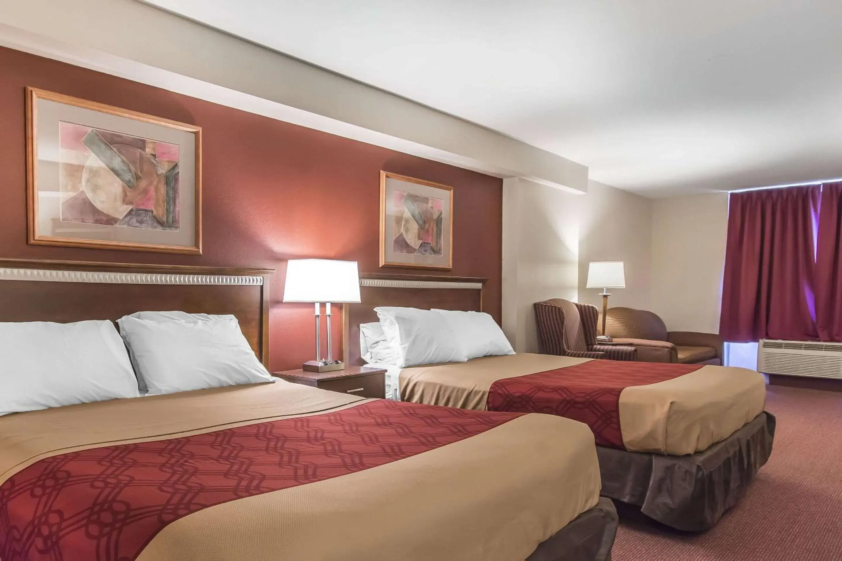 Photo of the whole room, Bed in Econo Lodge Photo of the whole room, Bed in Econo Lodge