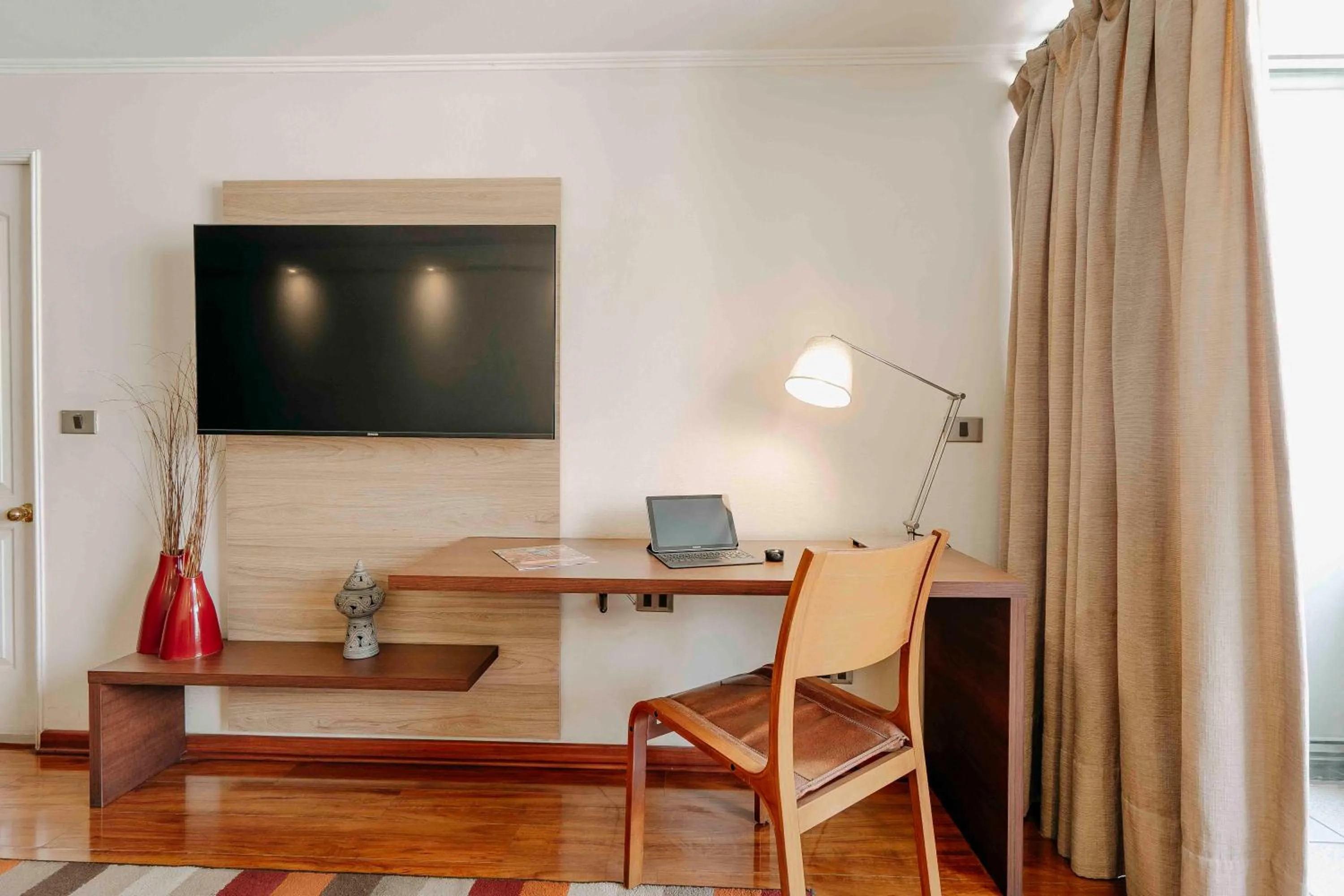 TV and multimedia in Time Suite - Comfort Apartments