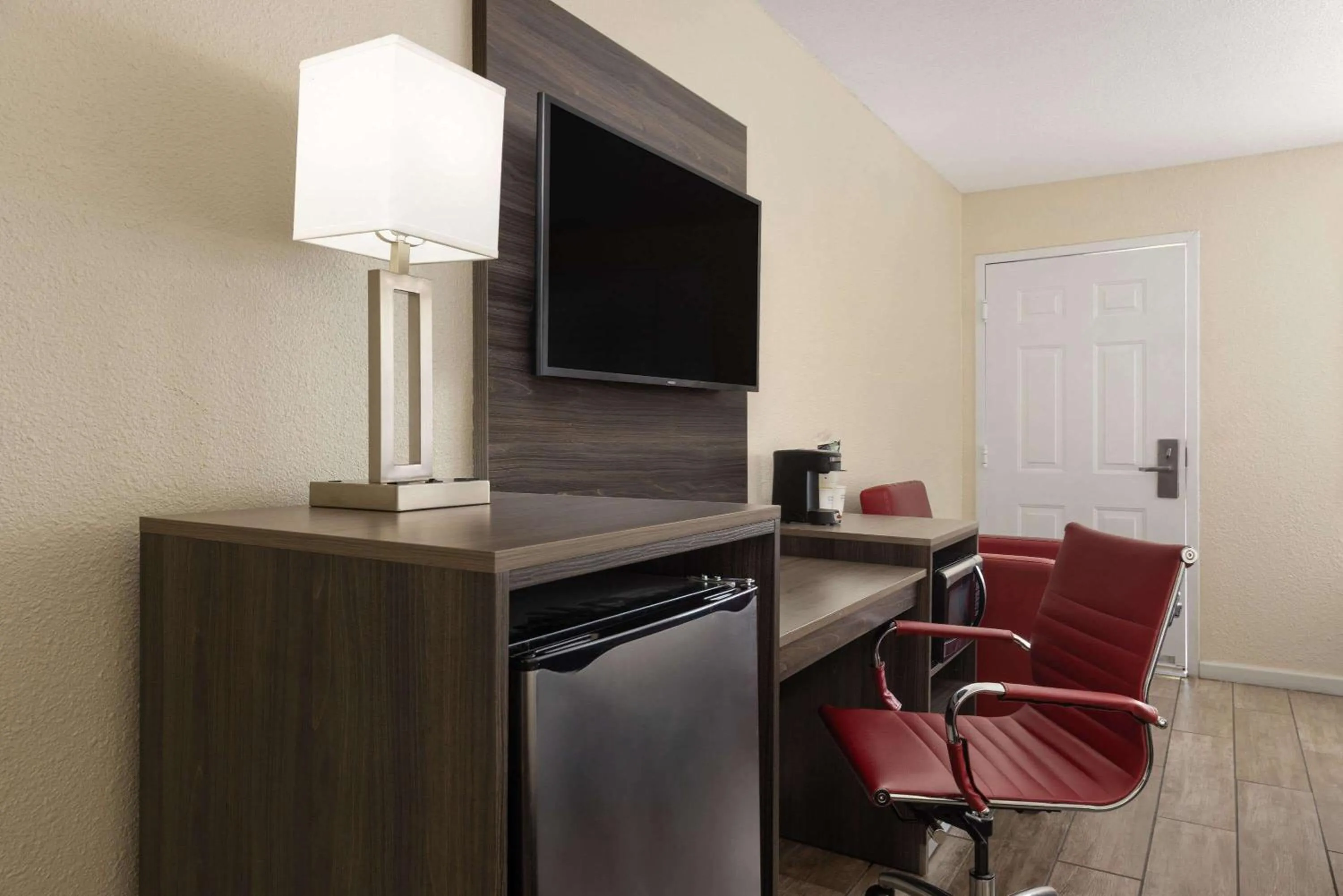 Photo of the whole room in Ramada by Wyndham Kingman