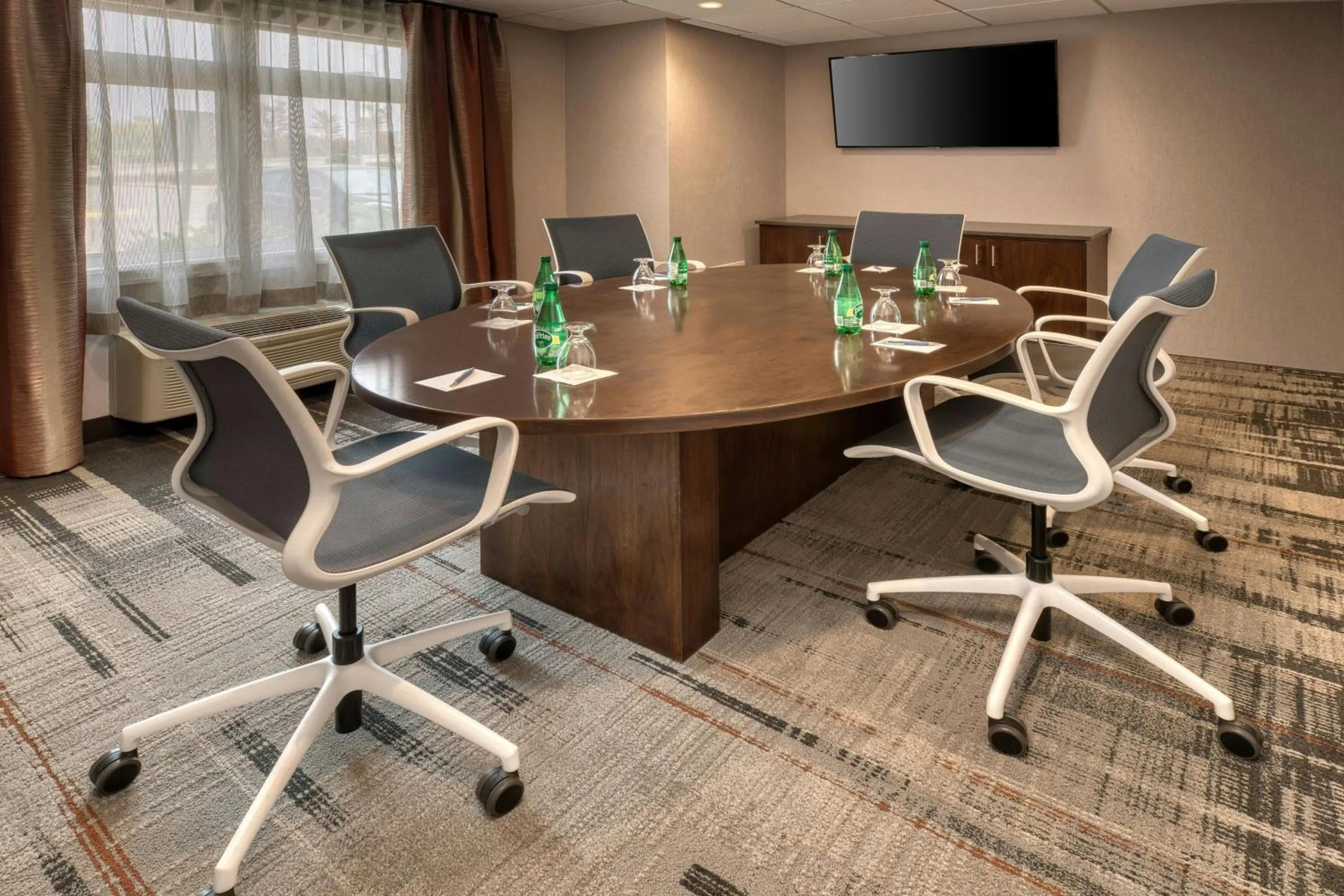 Meeting/conference room in Four Points by Sheraton Barrie