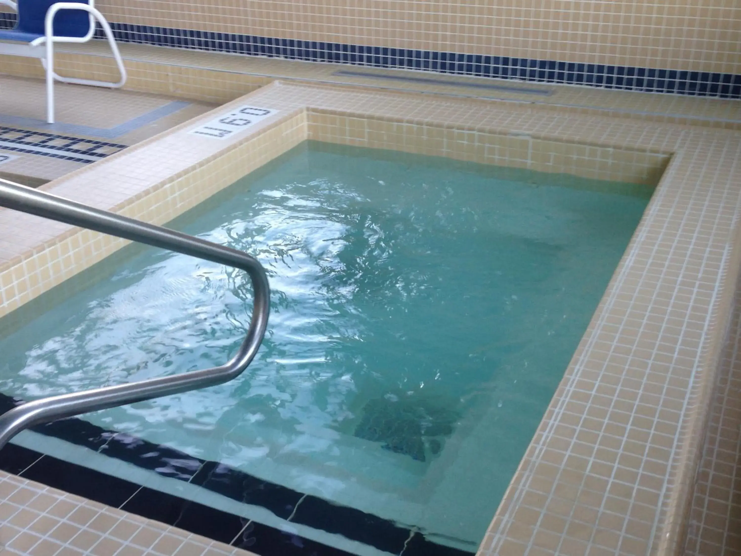 Swimming pool in Four Points by Sheraton Barrie Swimming pool in Four Points by Sheraton Barrie