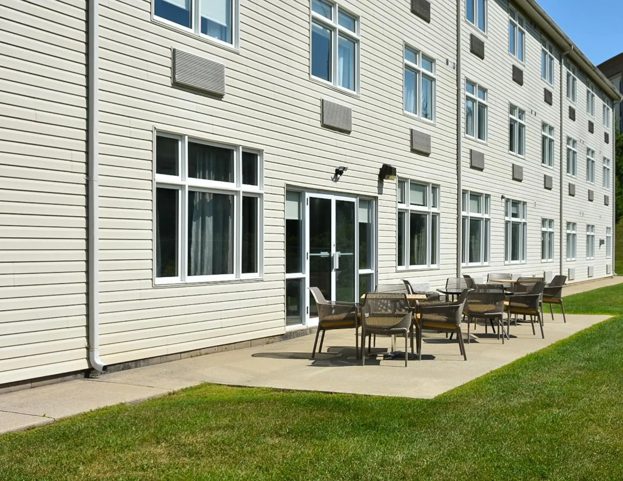 Property building in Four Points by Sheraton Barrie Property building in Four Points by Sheraton Barrie