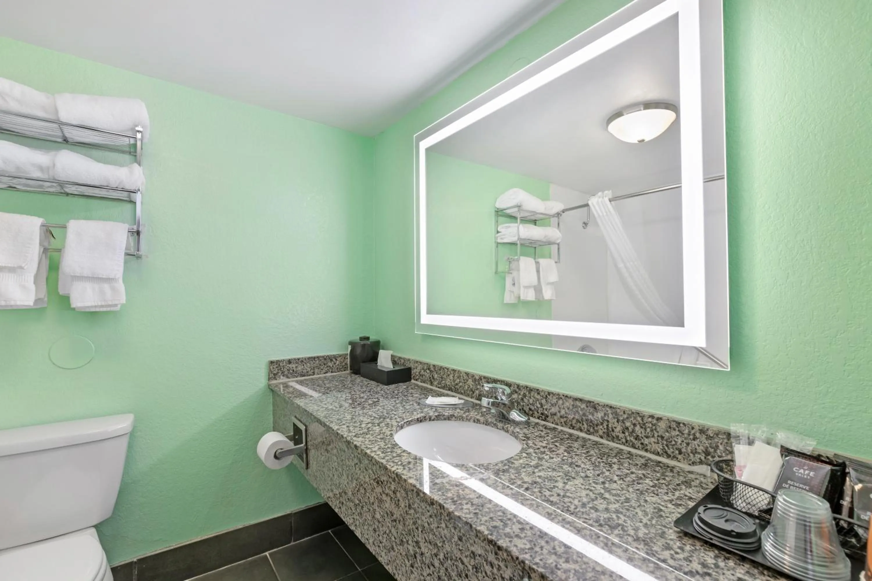 Clarion Inn Des Moines Airport