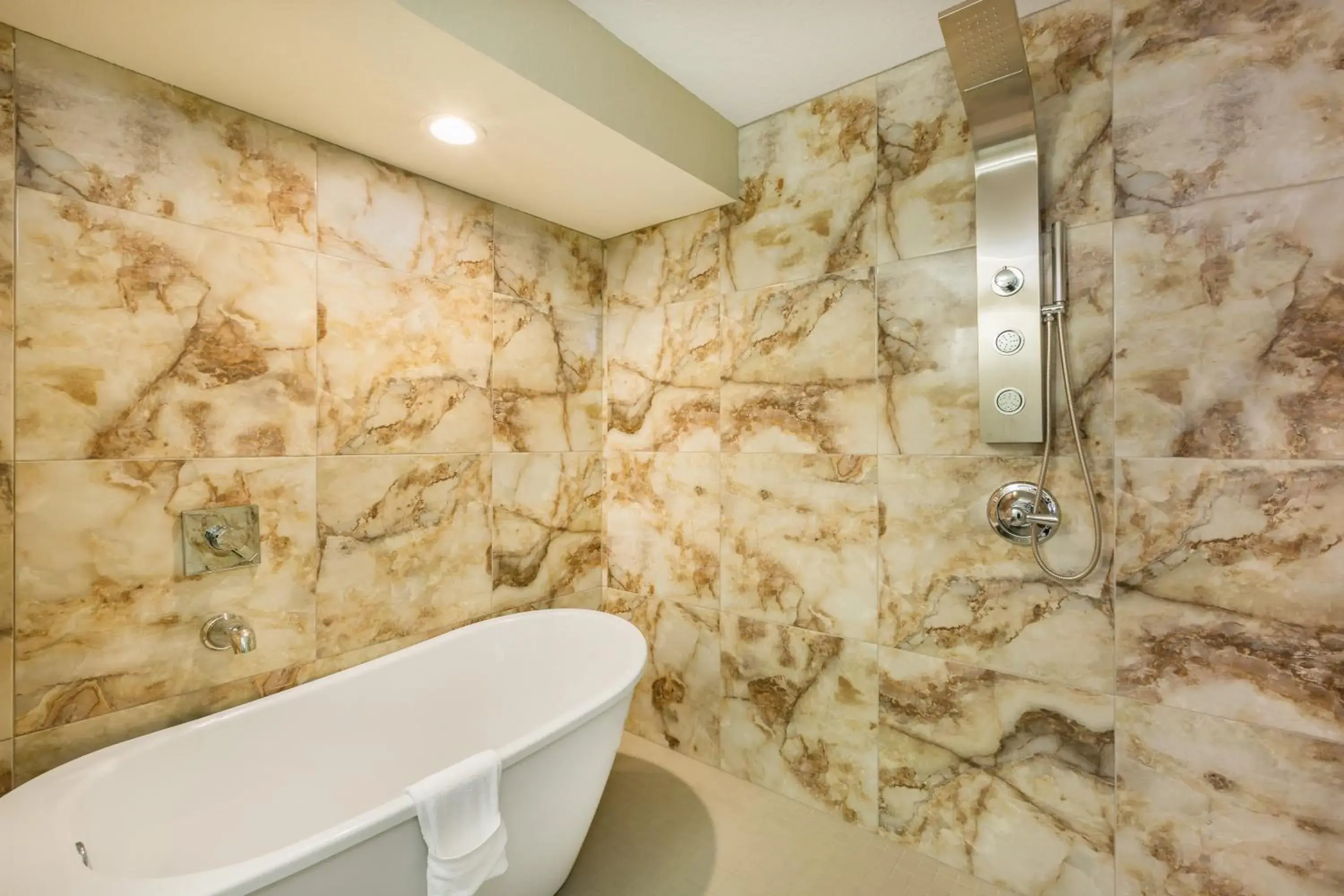 One-Bedroom Presidential King Suite - Non-Smoking in Ramada by Wyndham Des Moines Airport One-Bedroom Presidential King Suite - Non-Smoking in Ramada by Wyndham Des Moines Airport