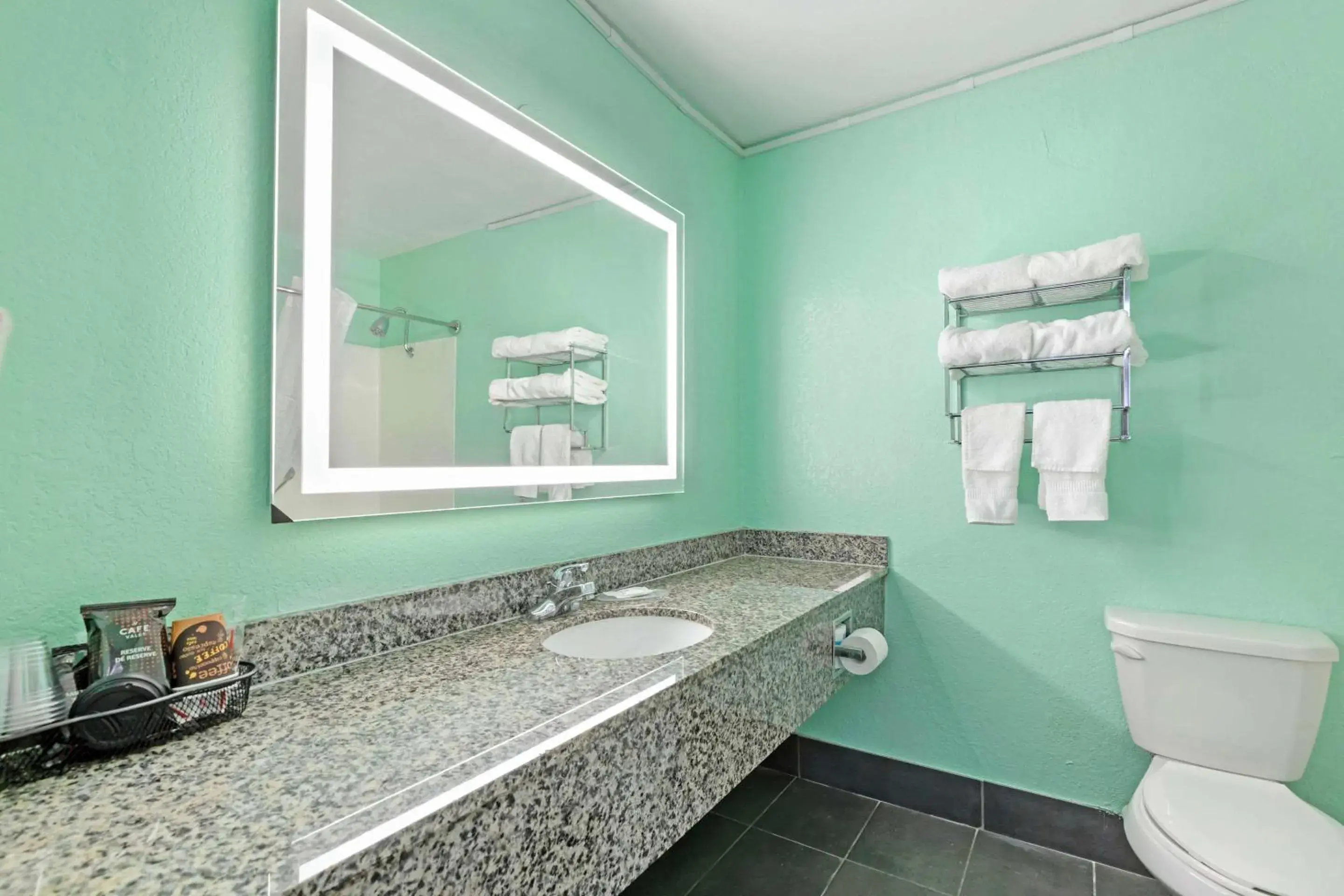 Bedroom in Clarion Inn Des Moines Airport Bedroom in Clarion Inn Des Moines Airport