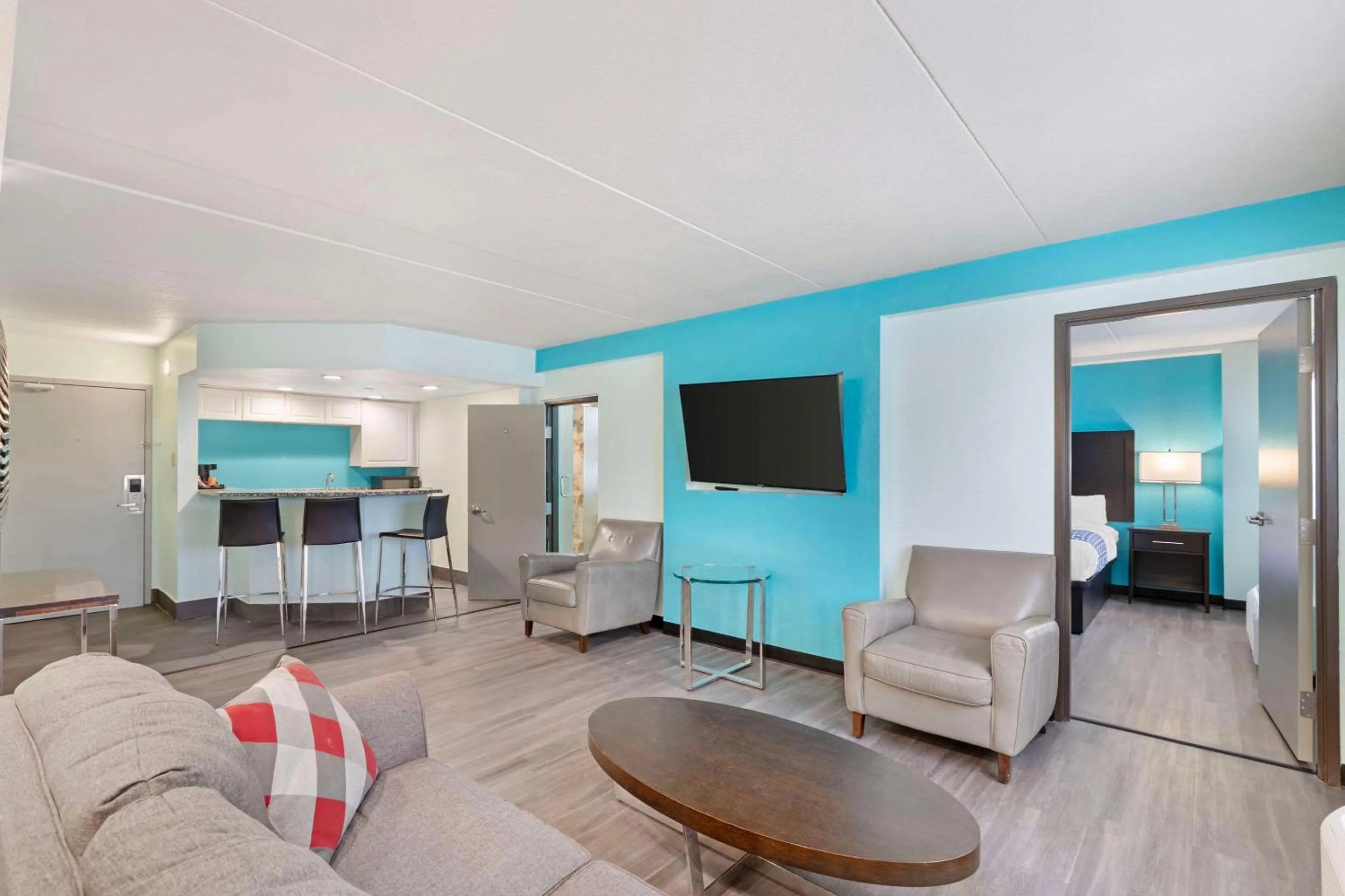 Bedroom in Clarion Inn Des Moines Airport