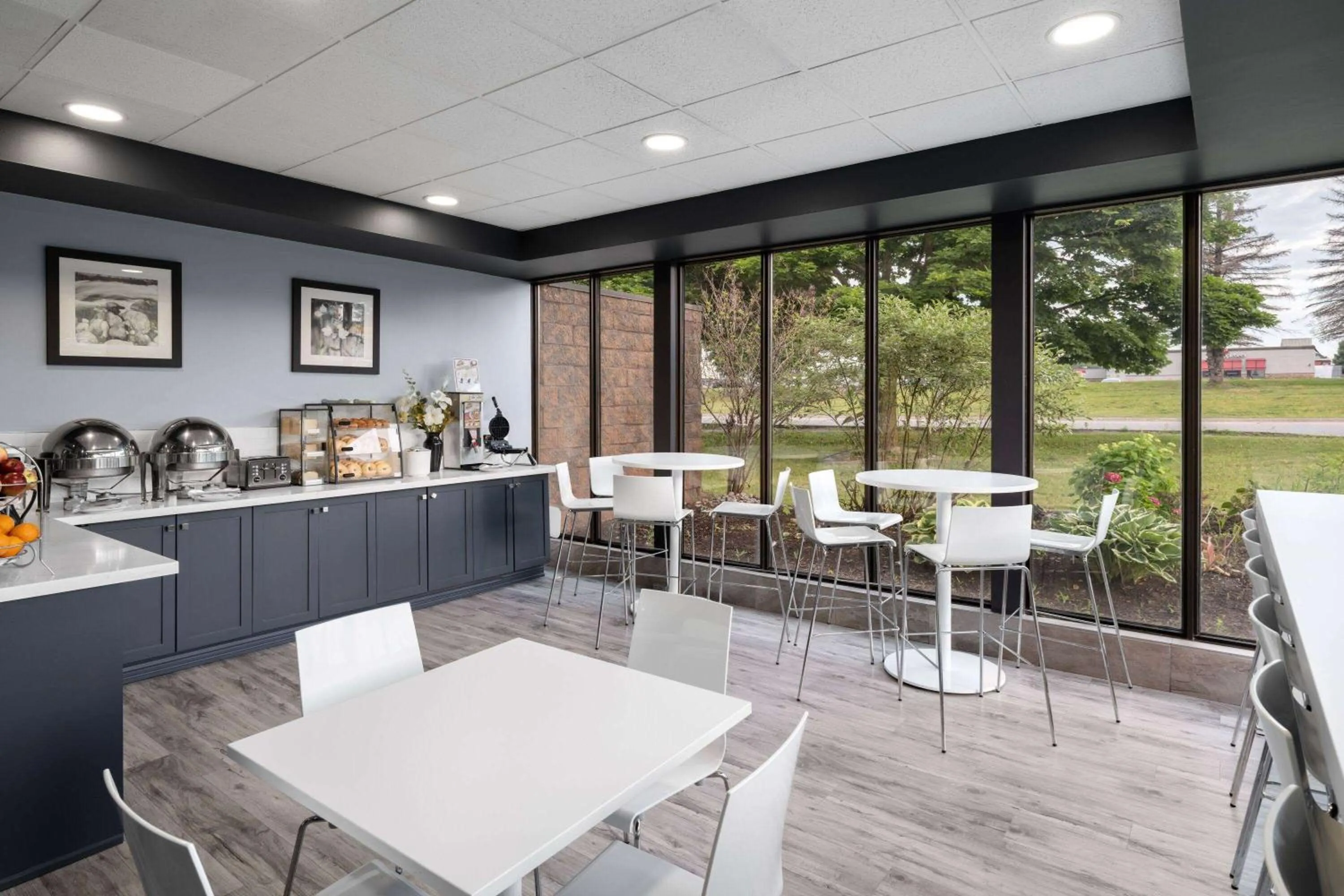 Breakfast in Travelodge by Wyndham Barrie