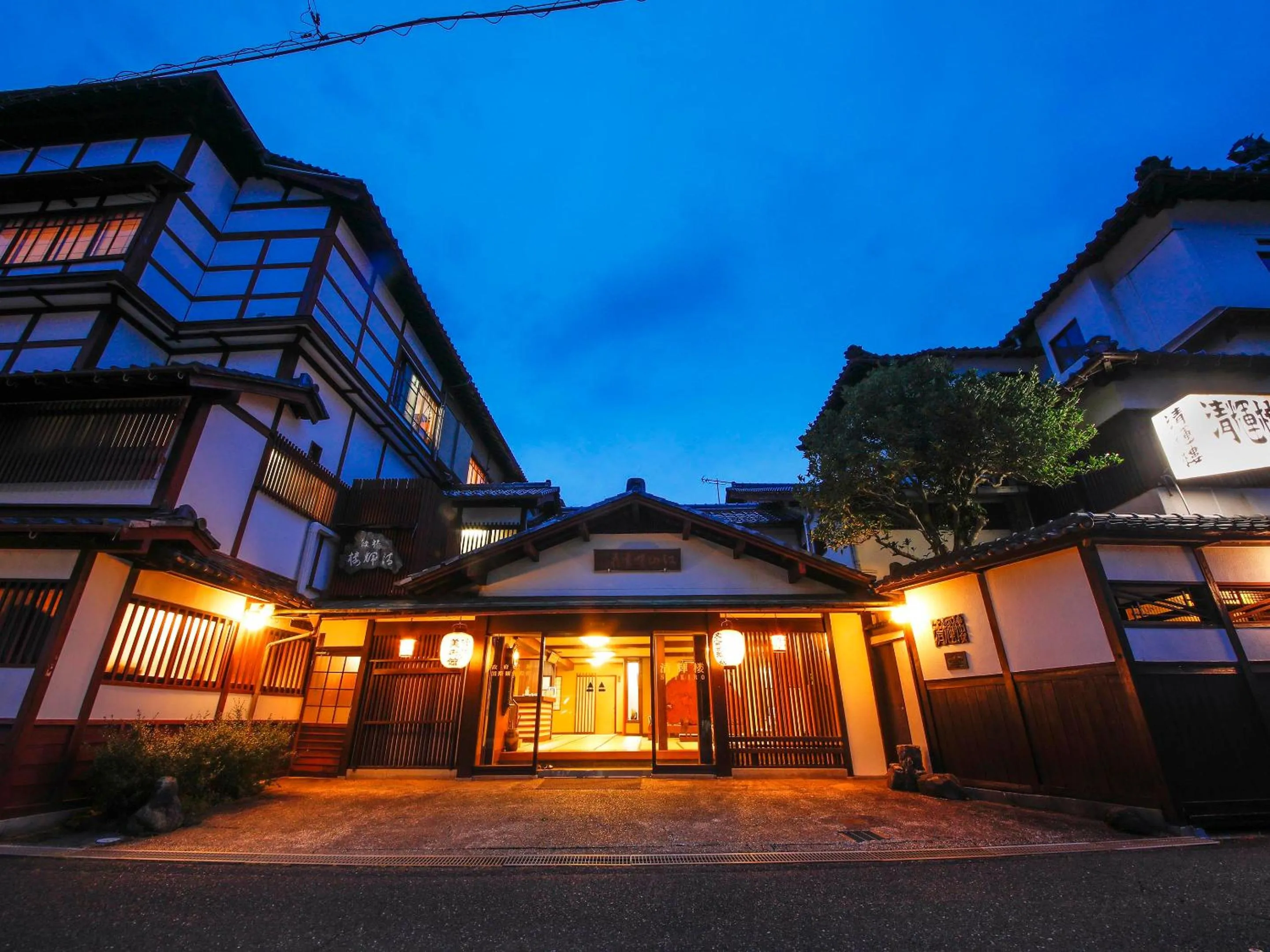 Property building in Seikiro Ryokan Historical Museum Hotel