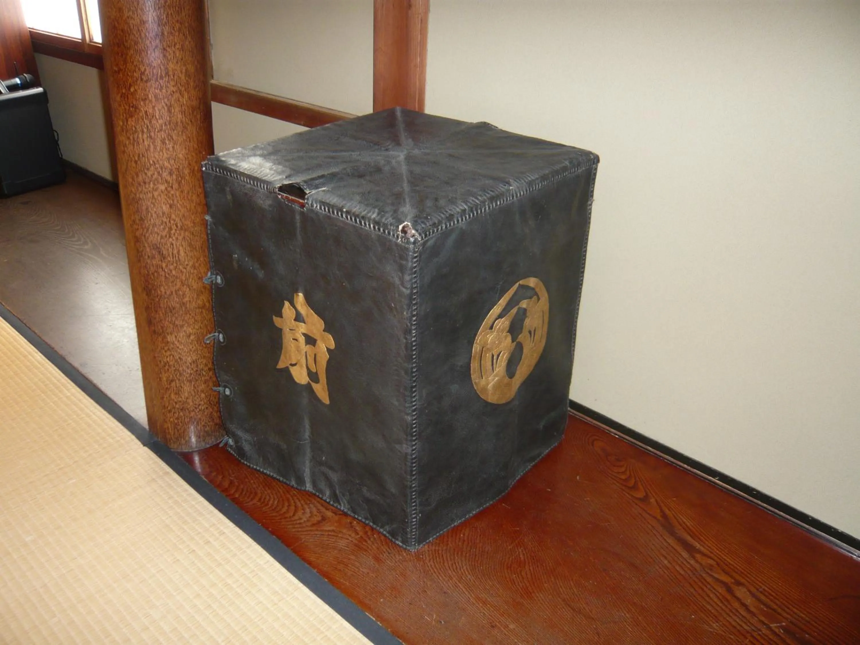 Decorative detail in Seikiro Ryokan Historical Museum Hotel