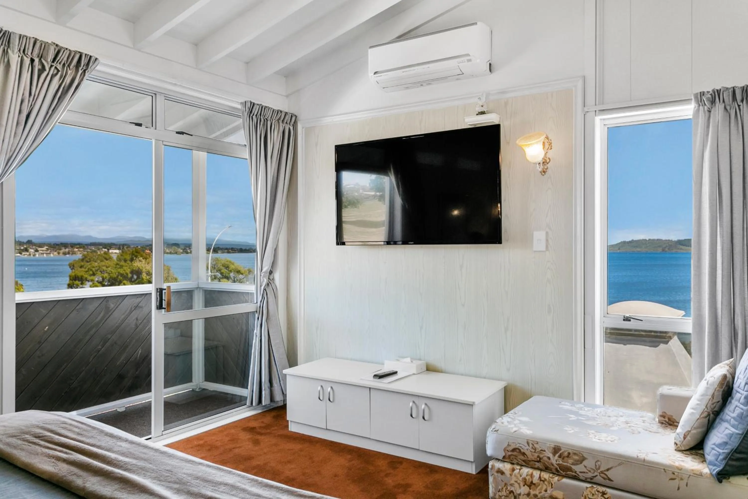 TV/Entertainment Center in VU Thermal Lodge