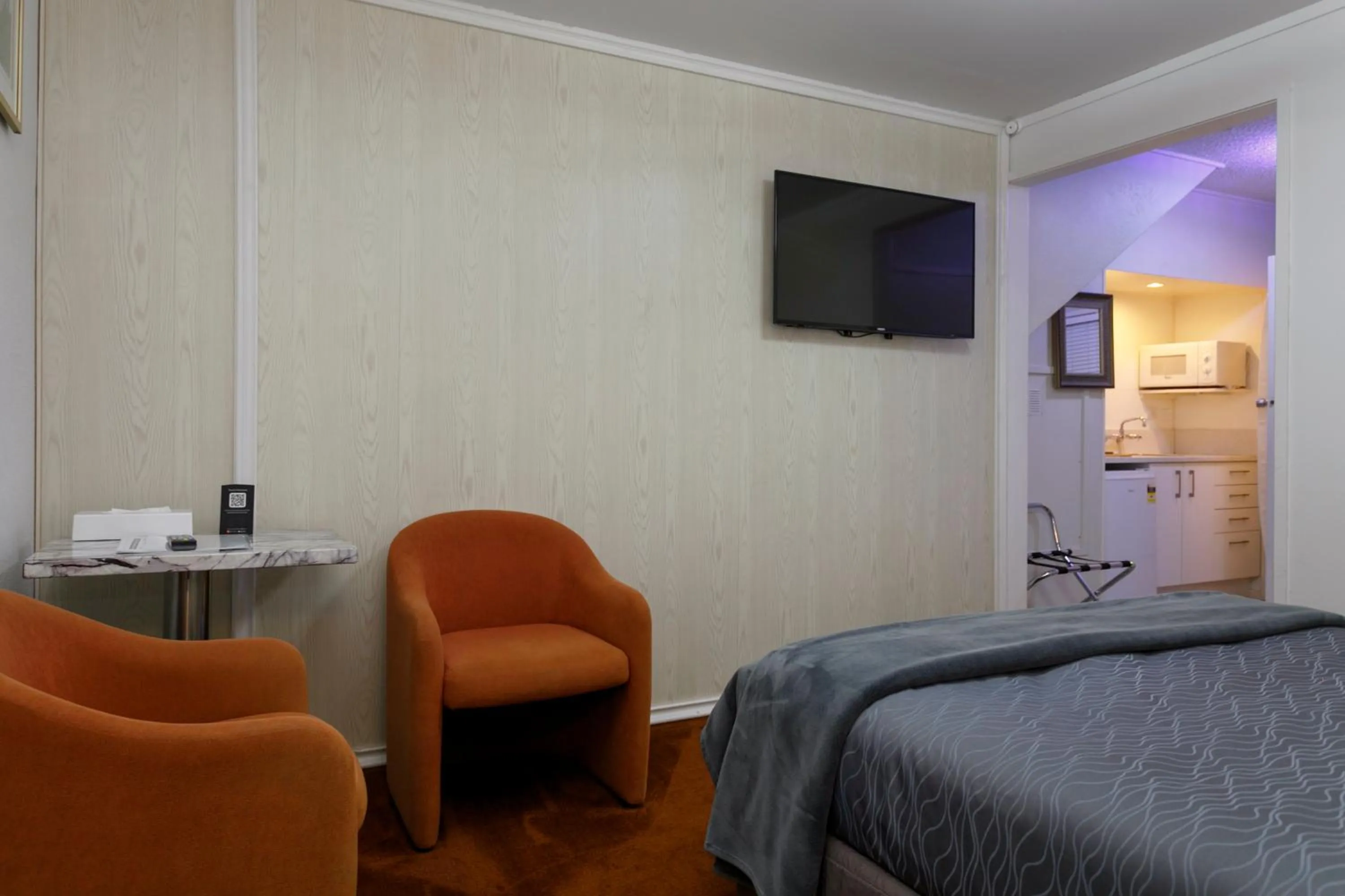 Bedroom, TV/Entertainment Center in VU Thermal Lodge