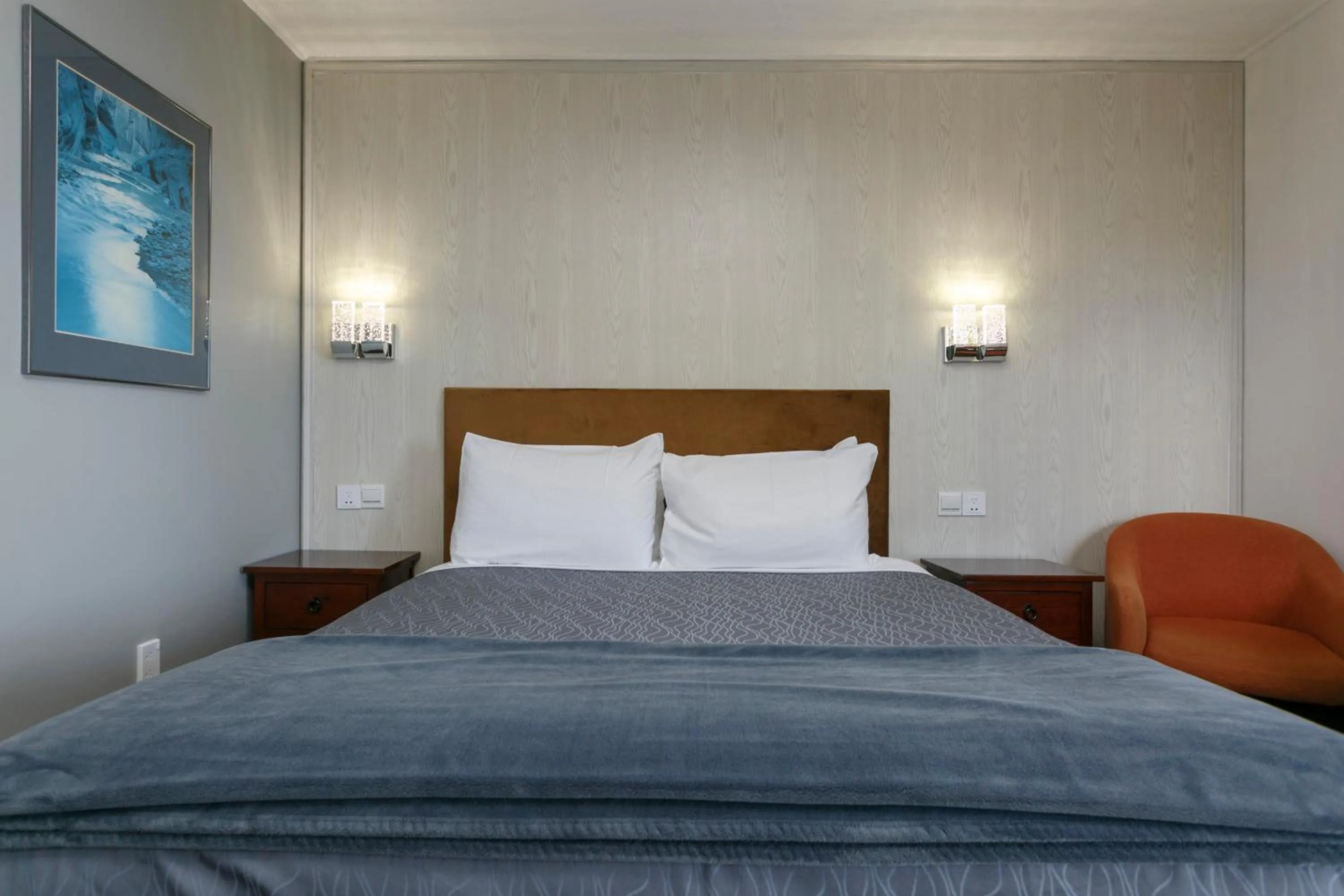 Bed in VU Thermal Lodge