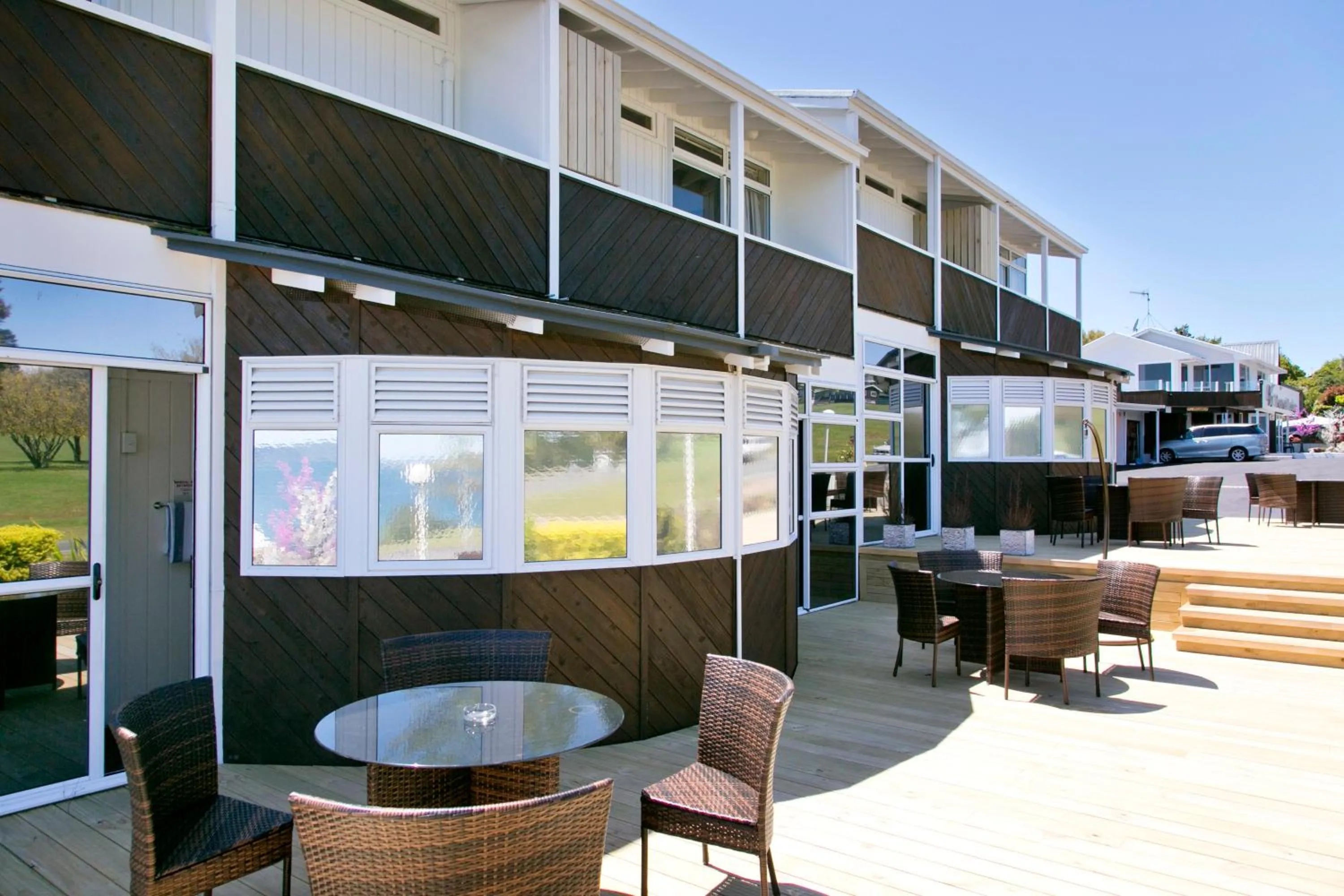 Balcony/Terrace, Lounge/Bar in VU Thermal Lodge