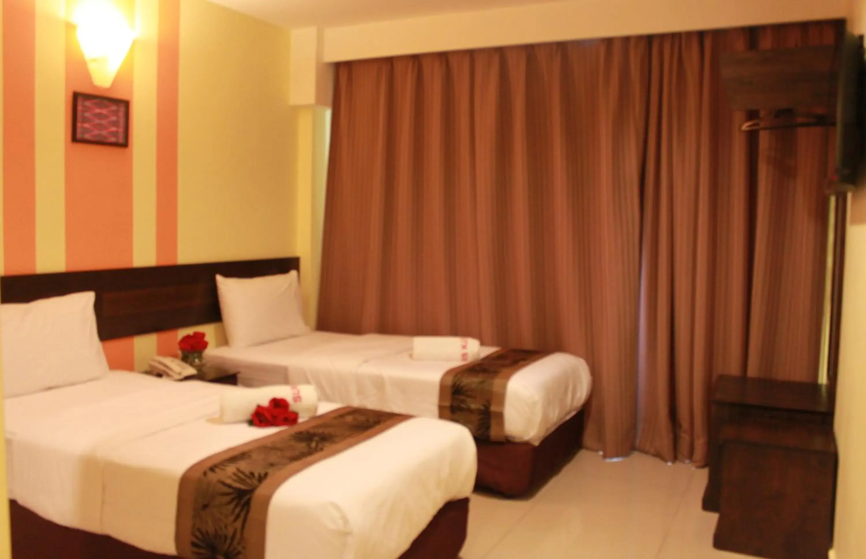 Photo of the whole room, Bed in Sun Inns Hotel Kota Damansara Near Hospital Sungai Buloh Photo of the whole room, Bed in Sun Inns Hotel Kota Damansara Near Hospital Sungai Buloh