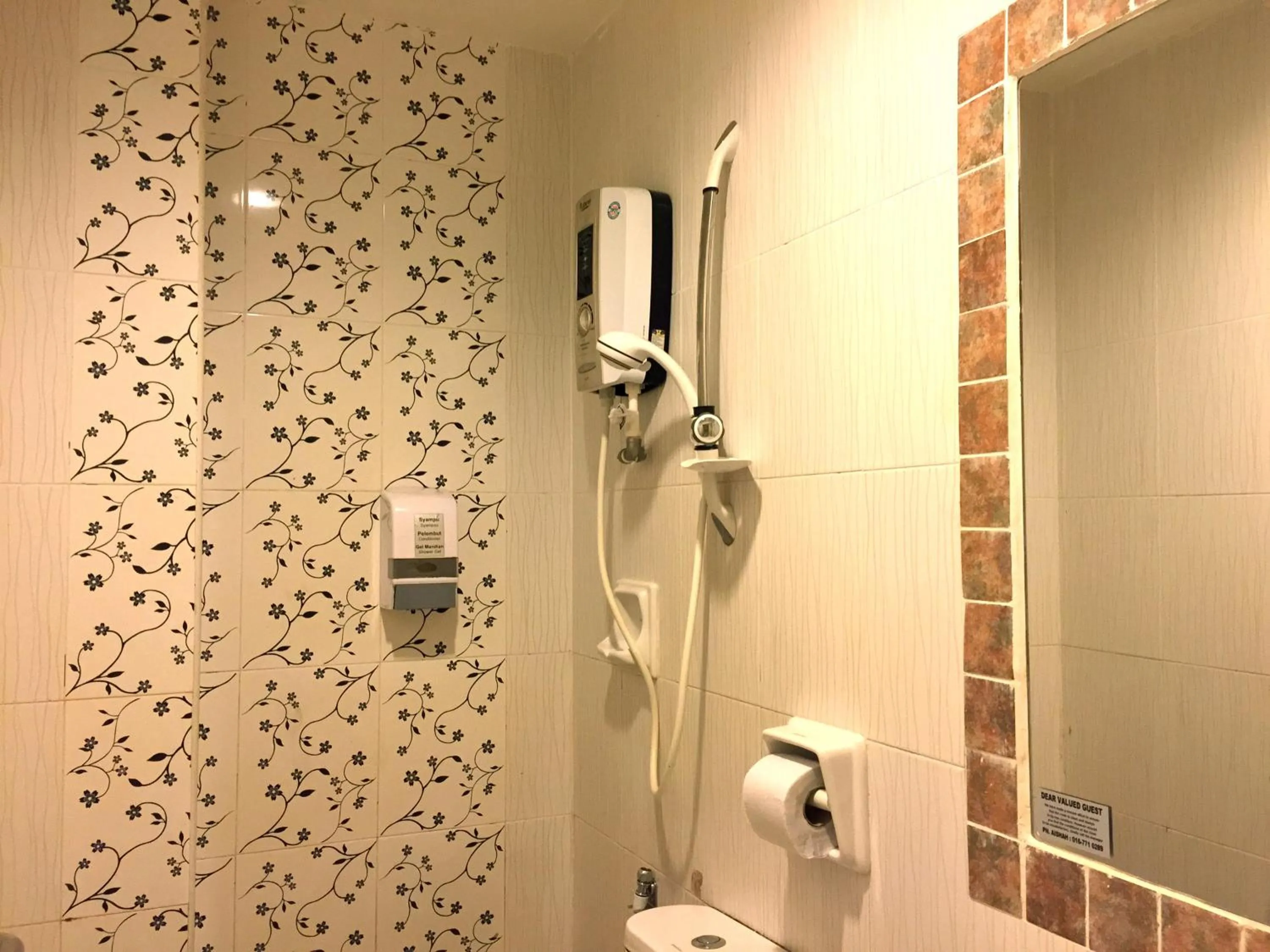 Bathroom in Sun Inns Hotel Kota Damansara Near Hospital Sungai Buloh