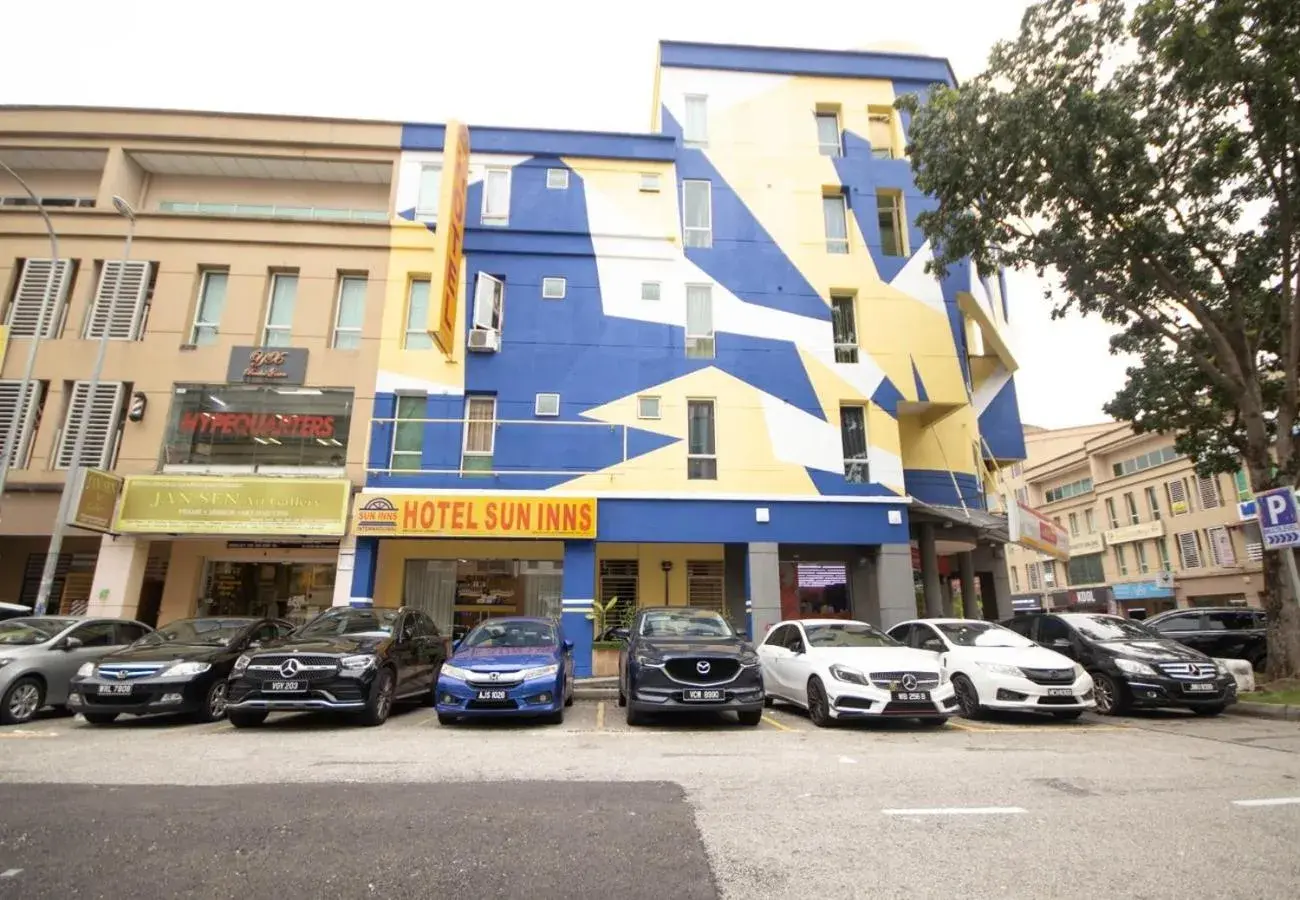 Property building in Sun Inns Hotel Kota Damansara Near Hospital Sungai Buloh Property building in Sun Inns Hotel Kota Damansara Near Hospital Sungai Buloh