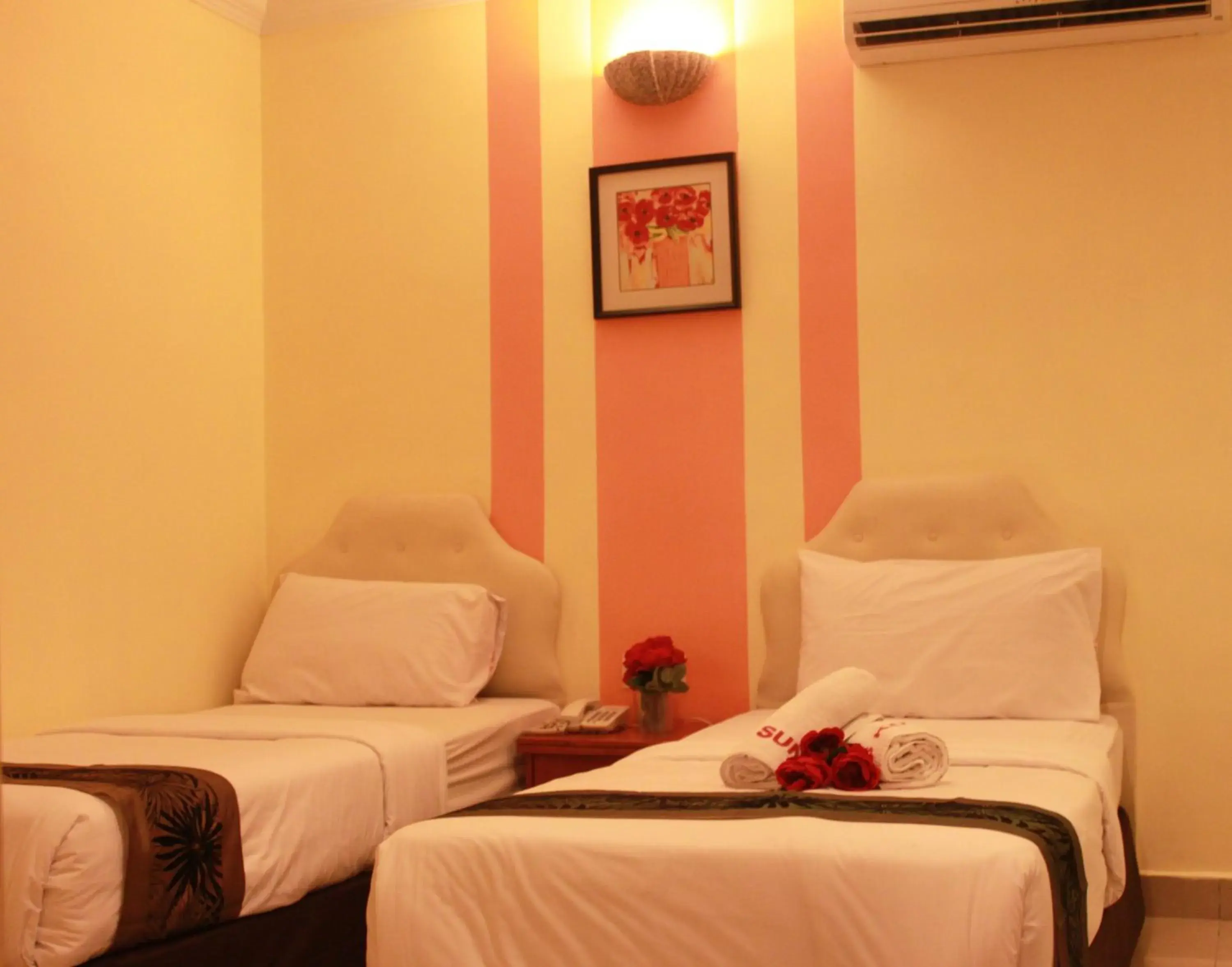 Bedroom, Bed in Sun Inns Hotel Kota Damansara Near Hospital Sungai Buloh Bedroom, Bed in Sun Inns Hotel Kota Damansara Near Hospital Sungai Buloh