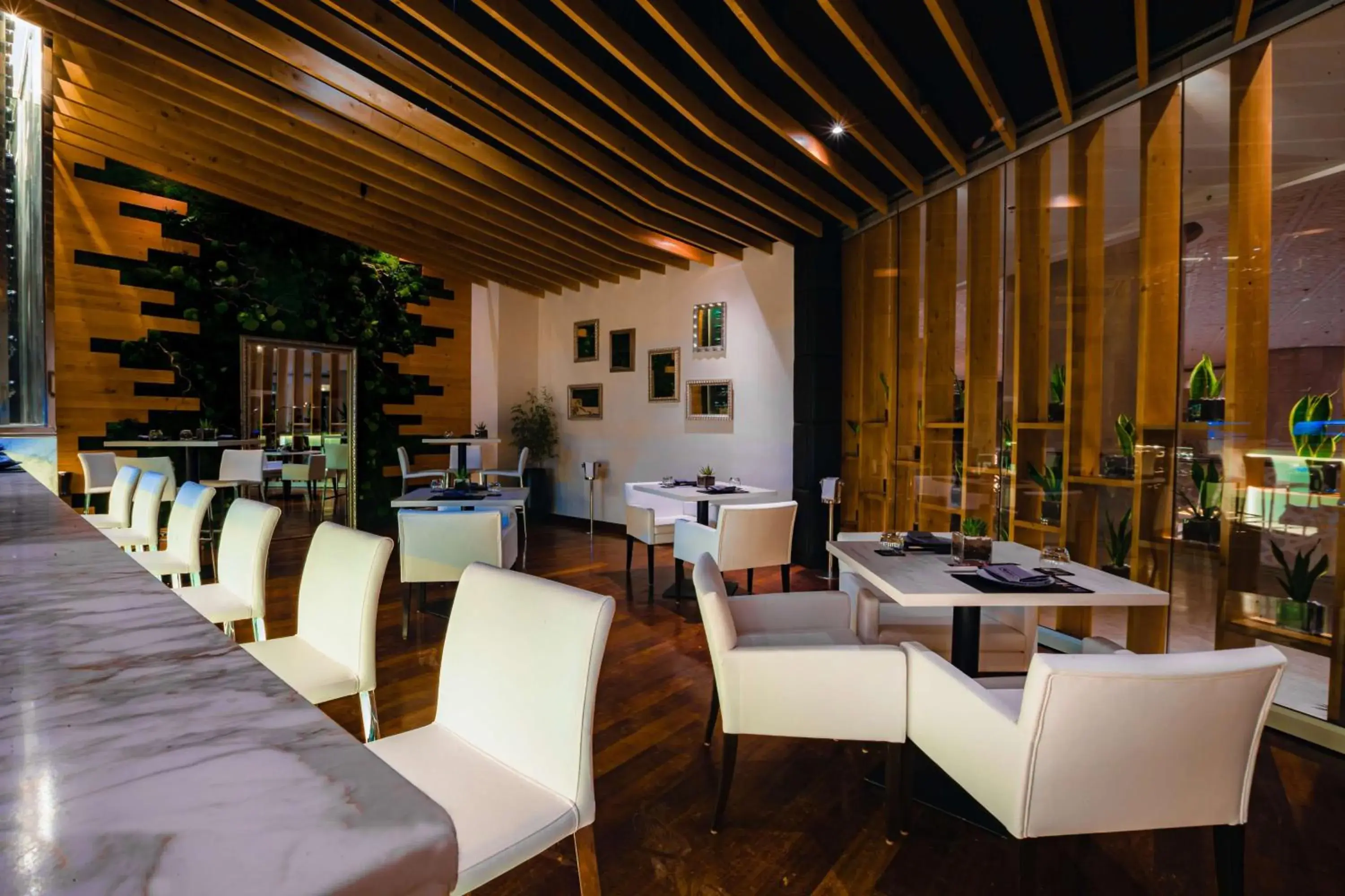 Restaurant/places to eat in Hilton Doha Restaurant/places to eat in Hilton Doha