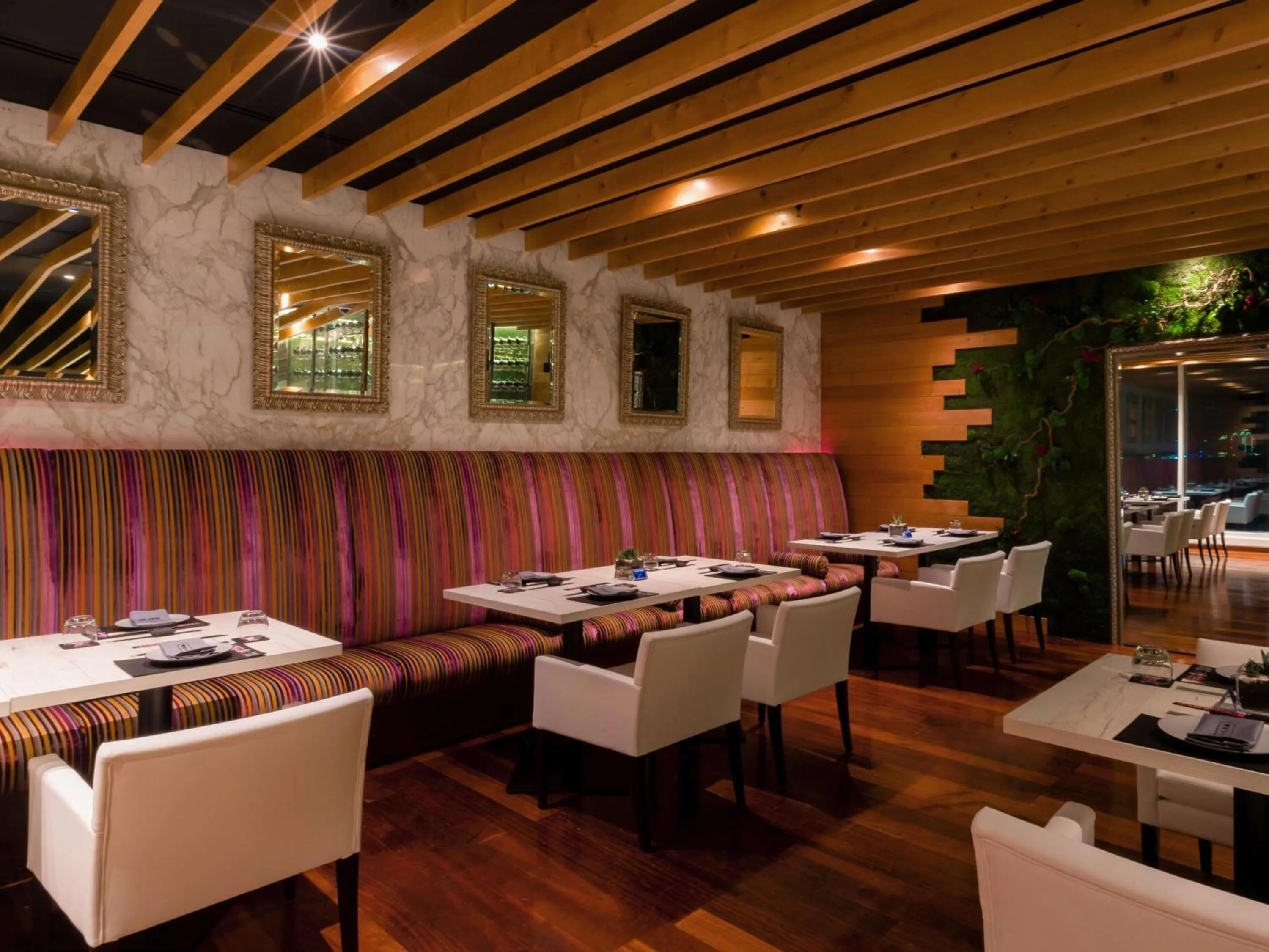 Restaurant/places to eat in Hilton Doha