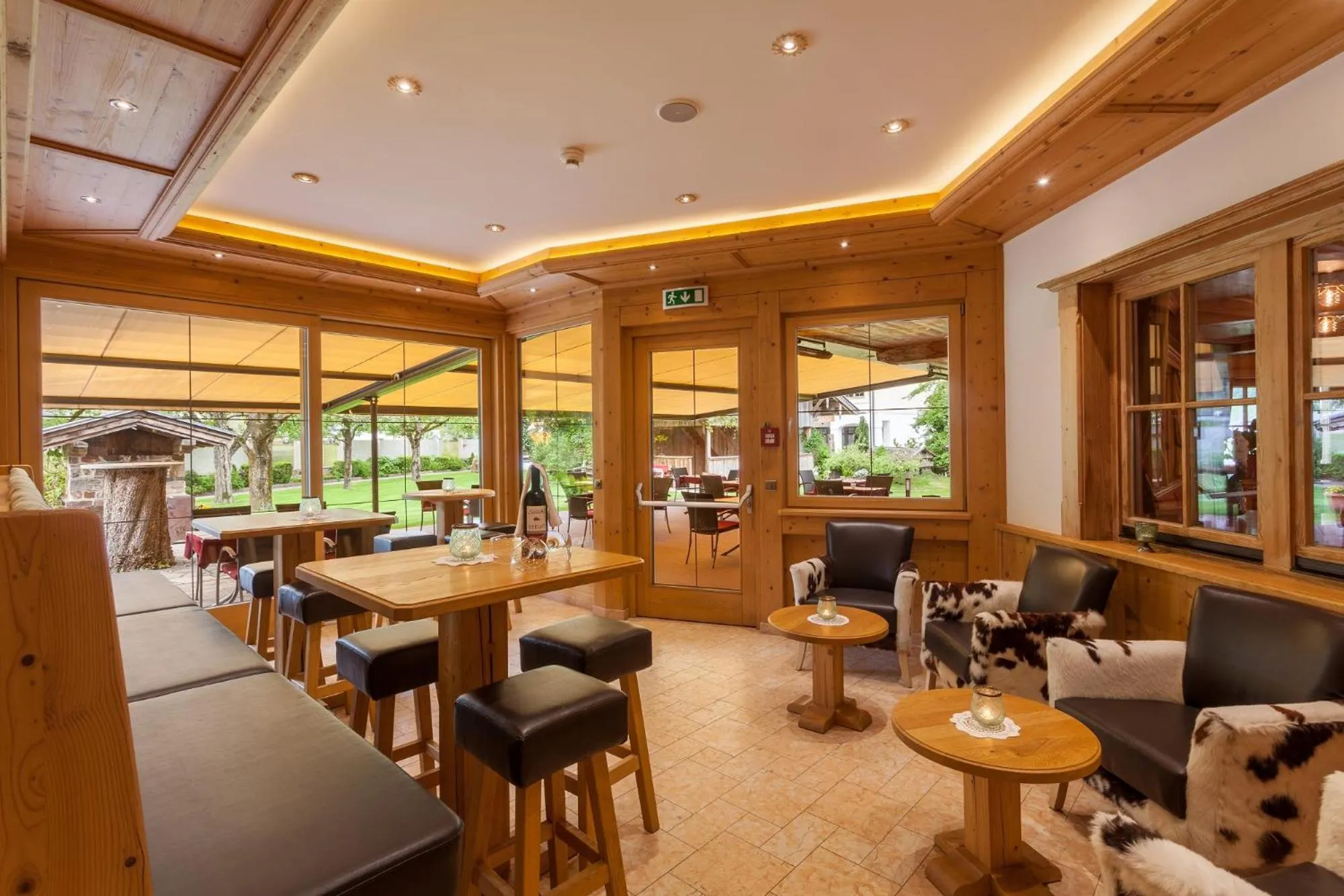 Lounge or bar in Ferienhotel Sonnenhof