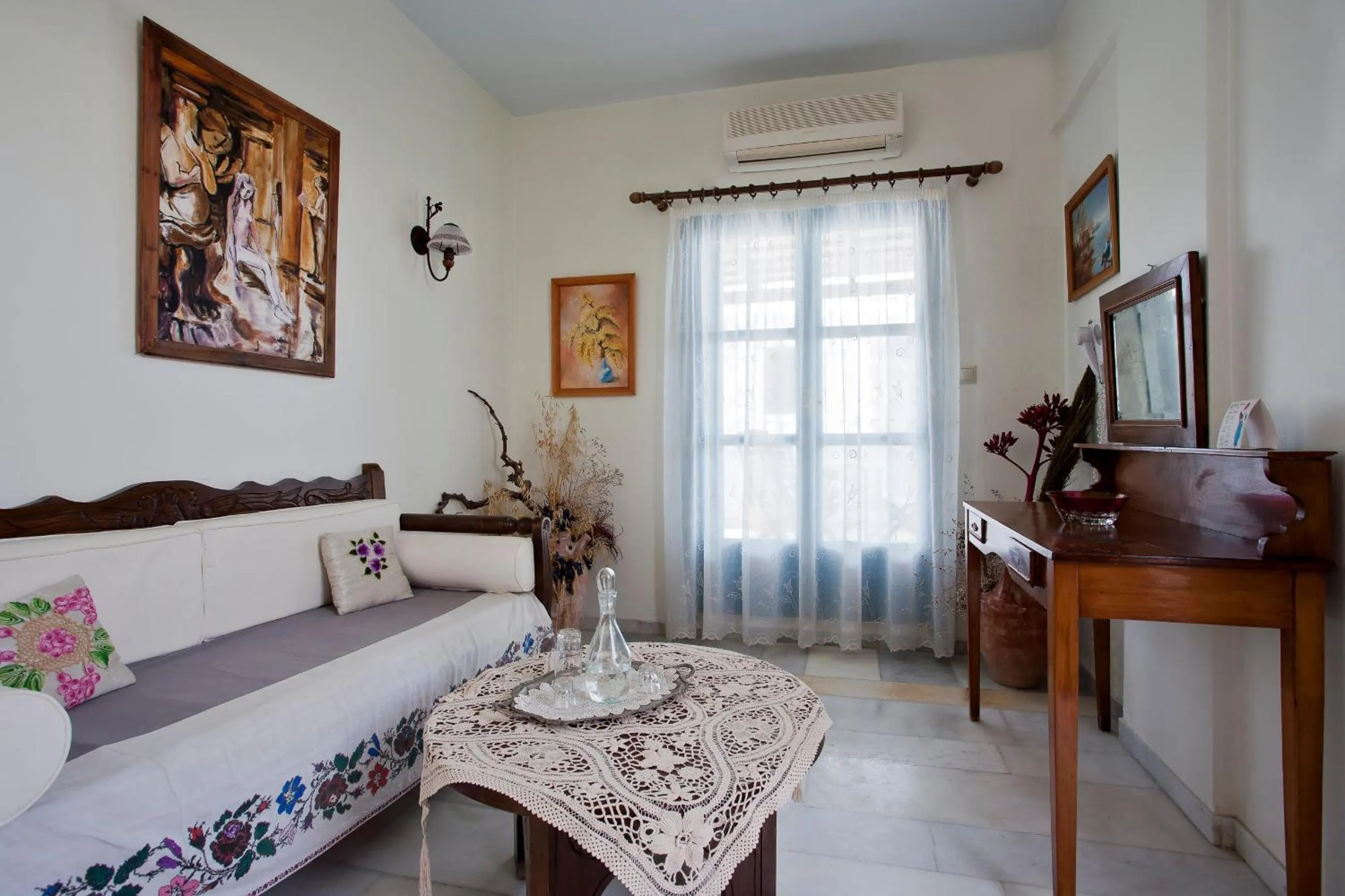 Seating area in Chateau Zevgoli