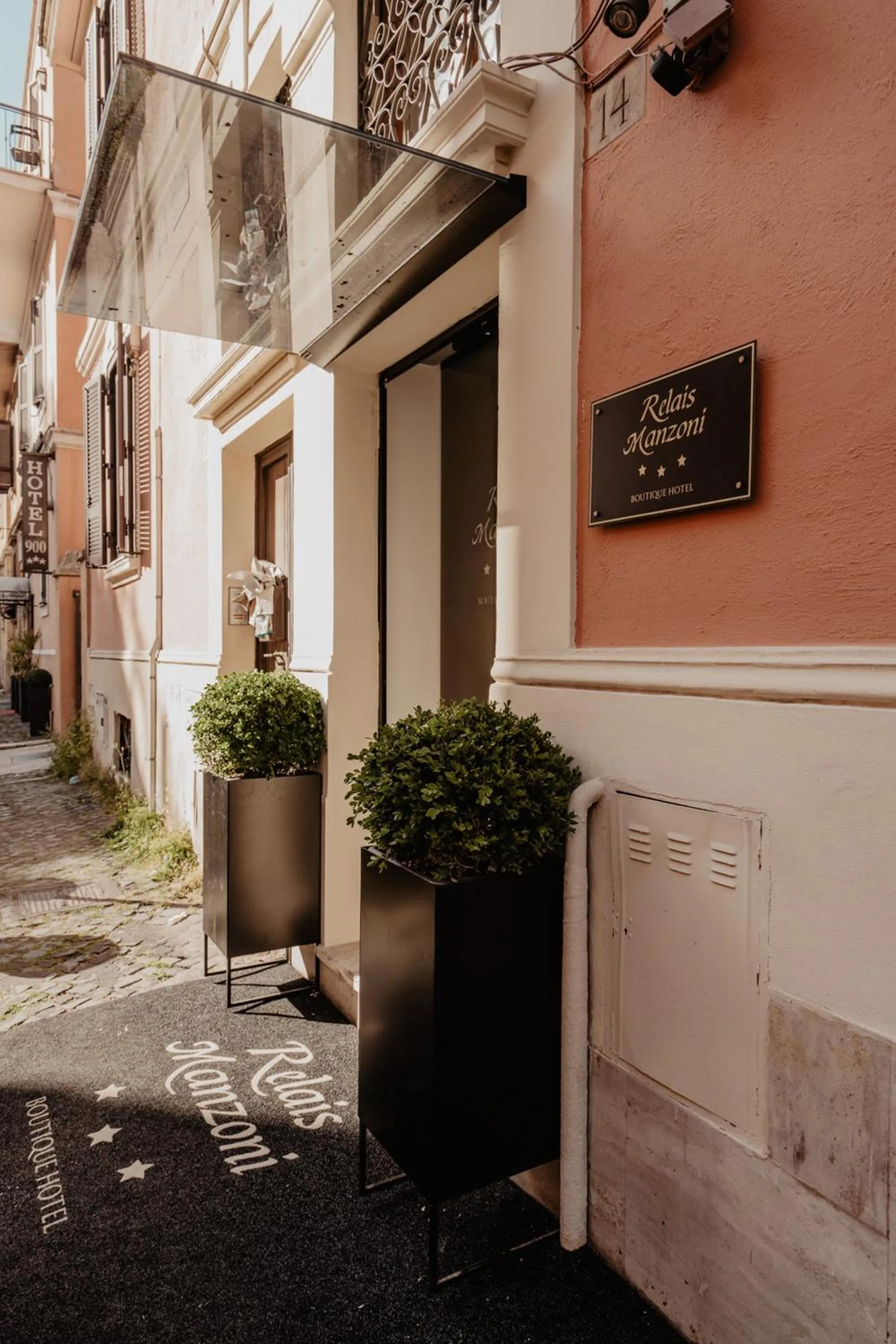 Facade/entrance in Relais Manzoni