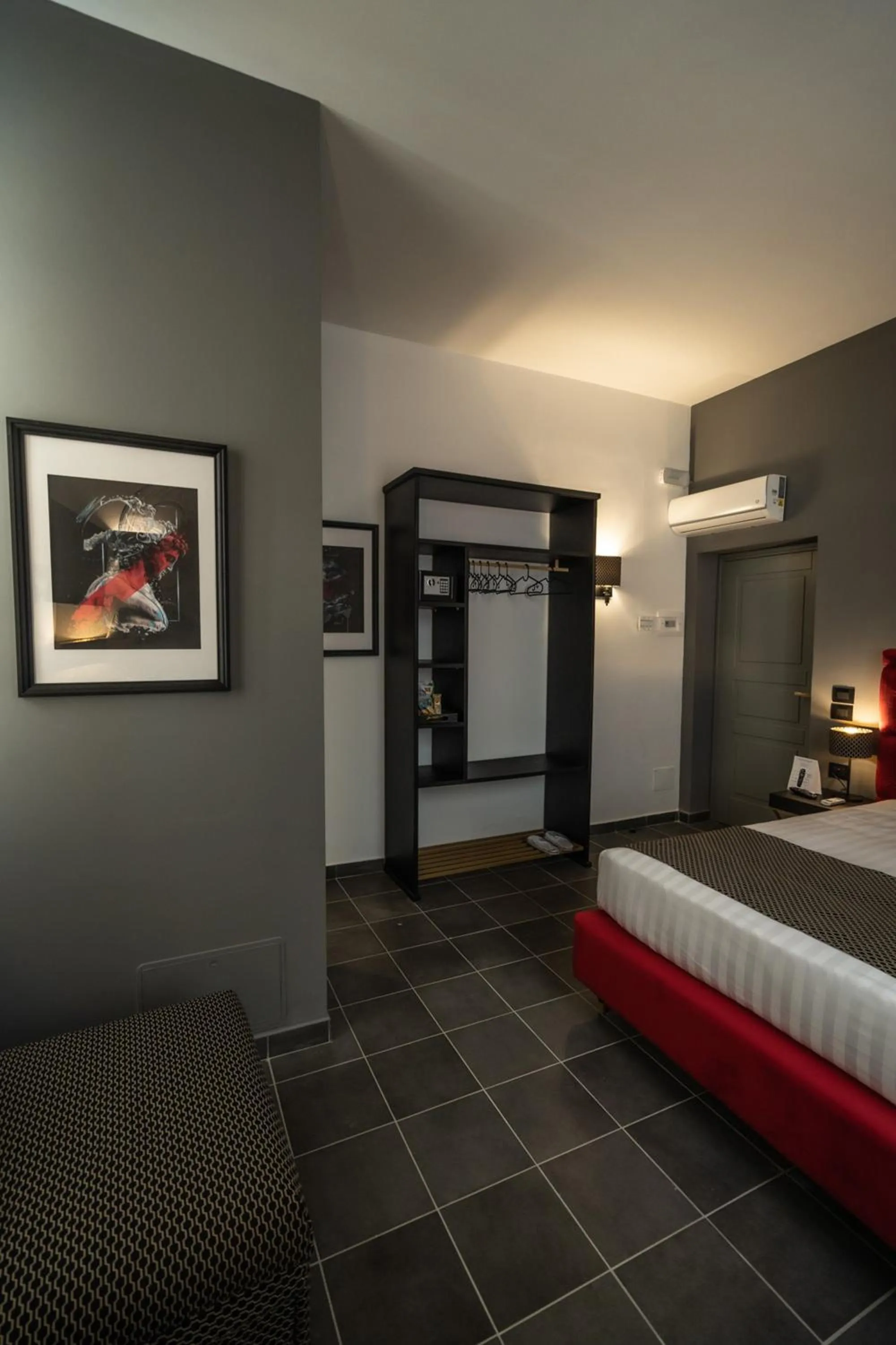 Photo of the whole room, Bed in Relais Manzoni